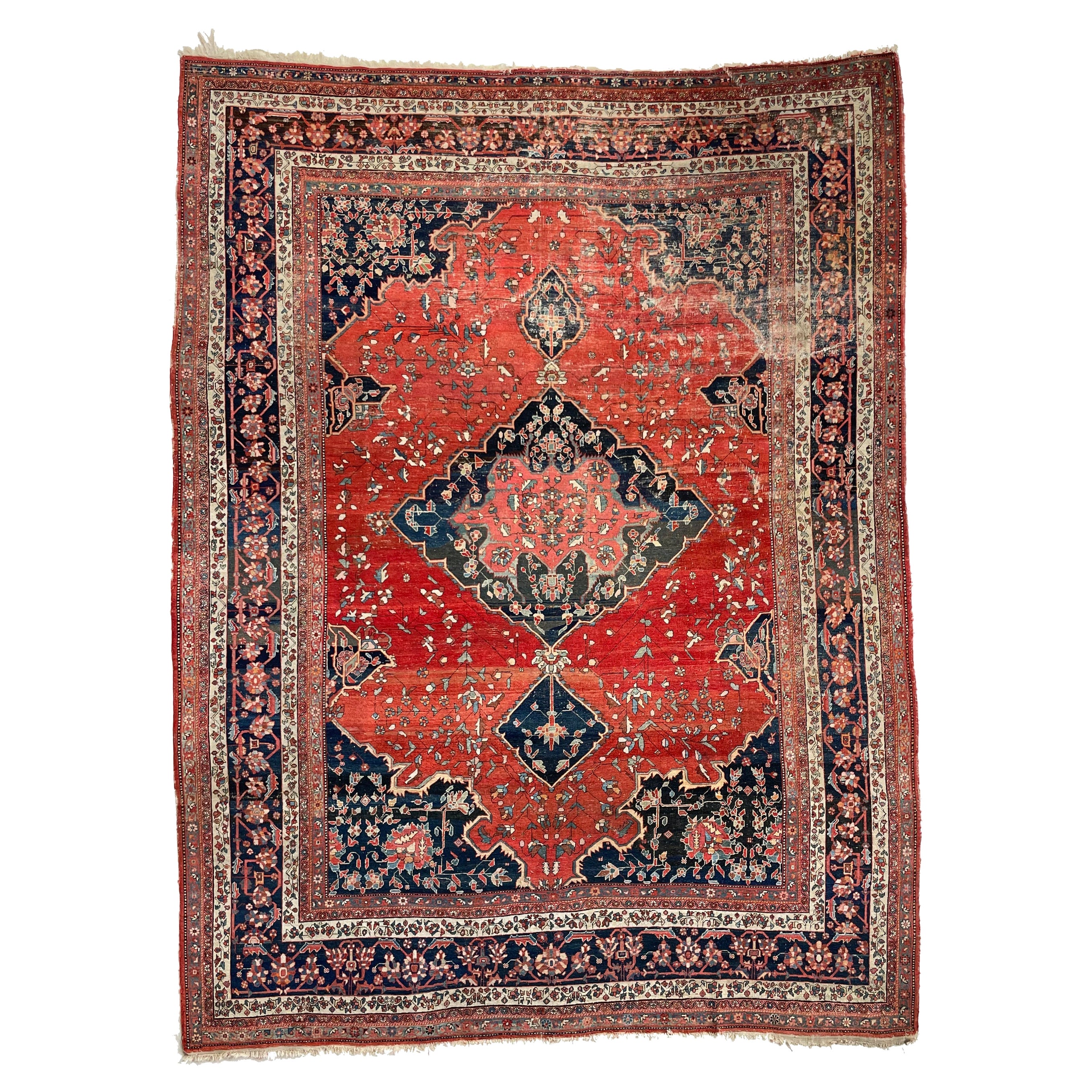 Alfombra antigua con precioso medallón y variaciones del campo de fresas, c.1910