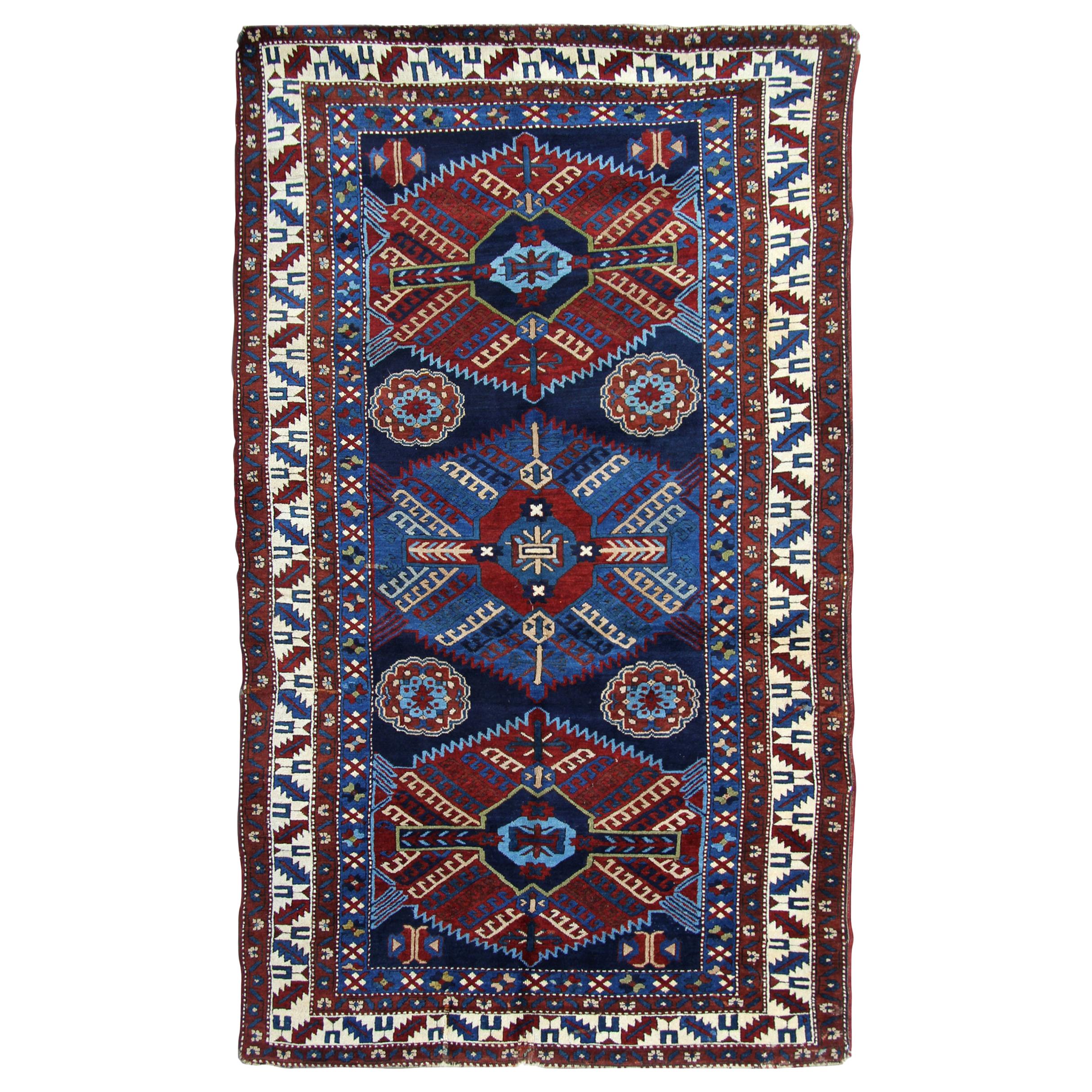 Antiker kaukasischer Kazak-Teppich, handgefertigter Teppich Blauer Orientteppich