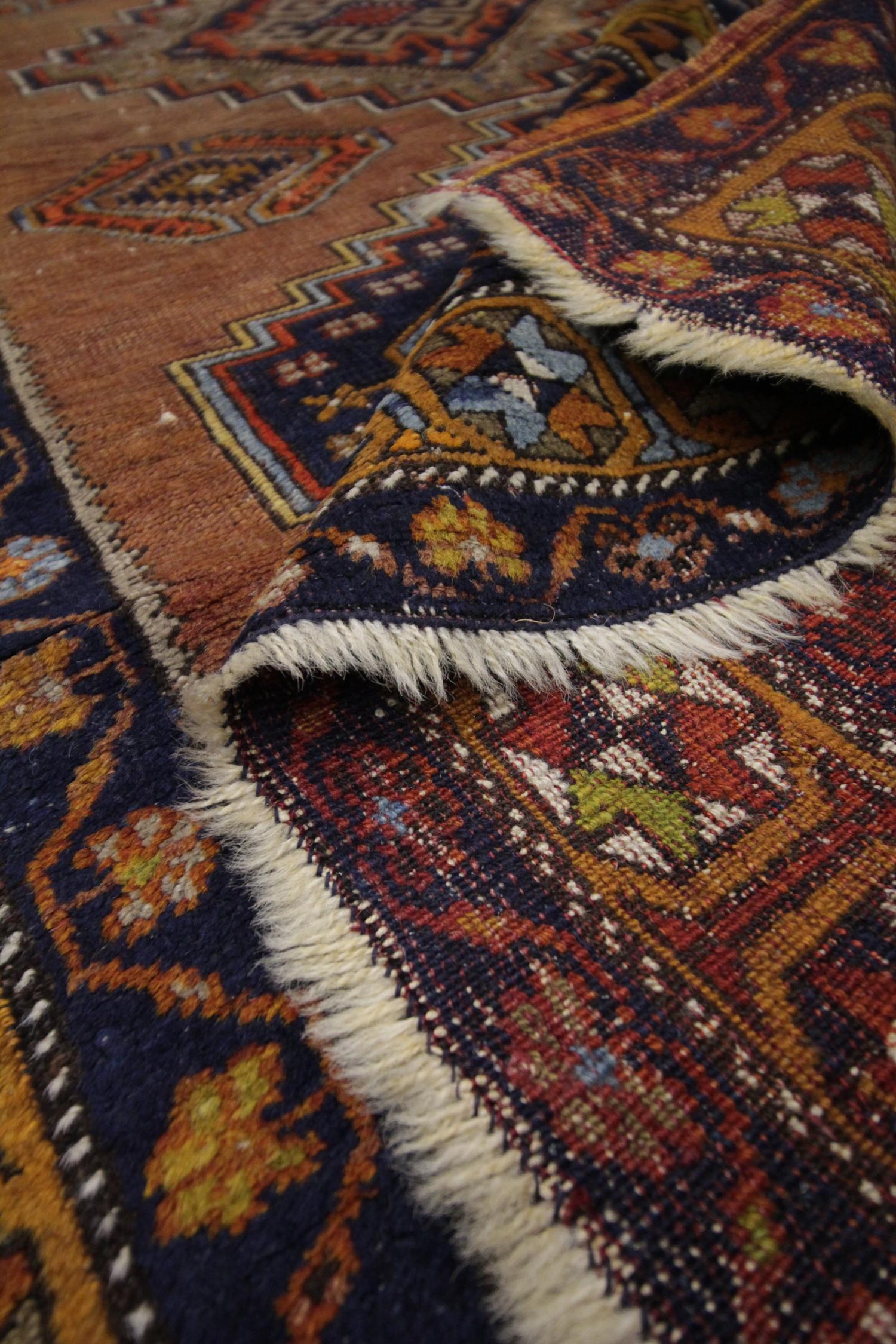 Noué à la main Tapis caucasien ancien en laine, tapis oriental marron en vente