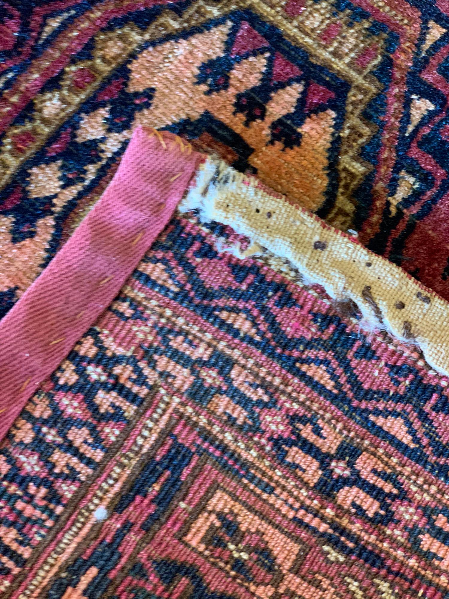 Antike Teppiche Handgefertigter türkischer Teppich aus rosafarbener Seide im Zustand „Hervorragend“ im Angebot in Hampshire, GB