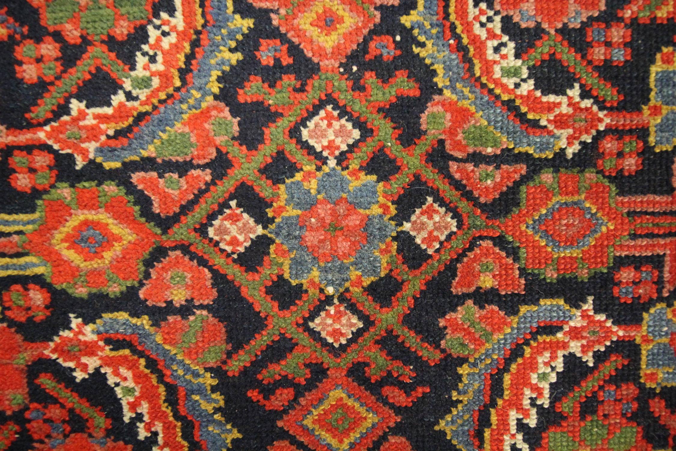 Fin du XIXe siècle Tapis traditionnels anciens tissés à la main en laine orientale orange et rouge en vente