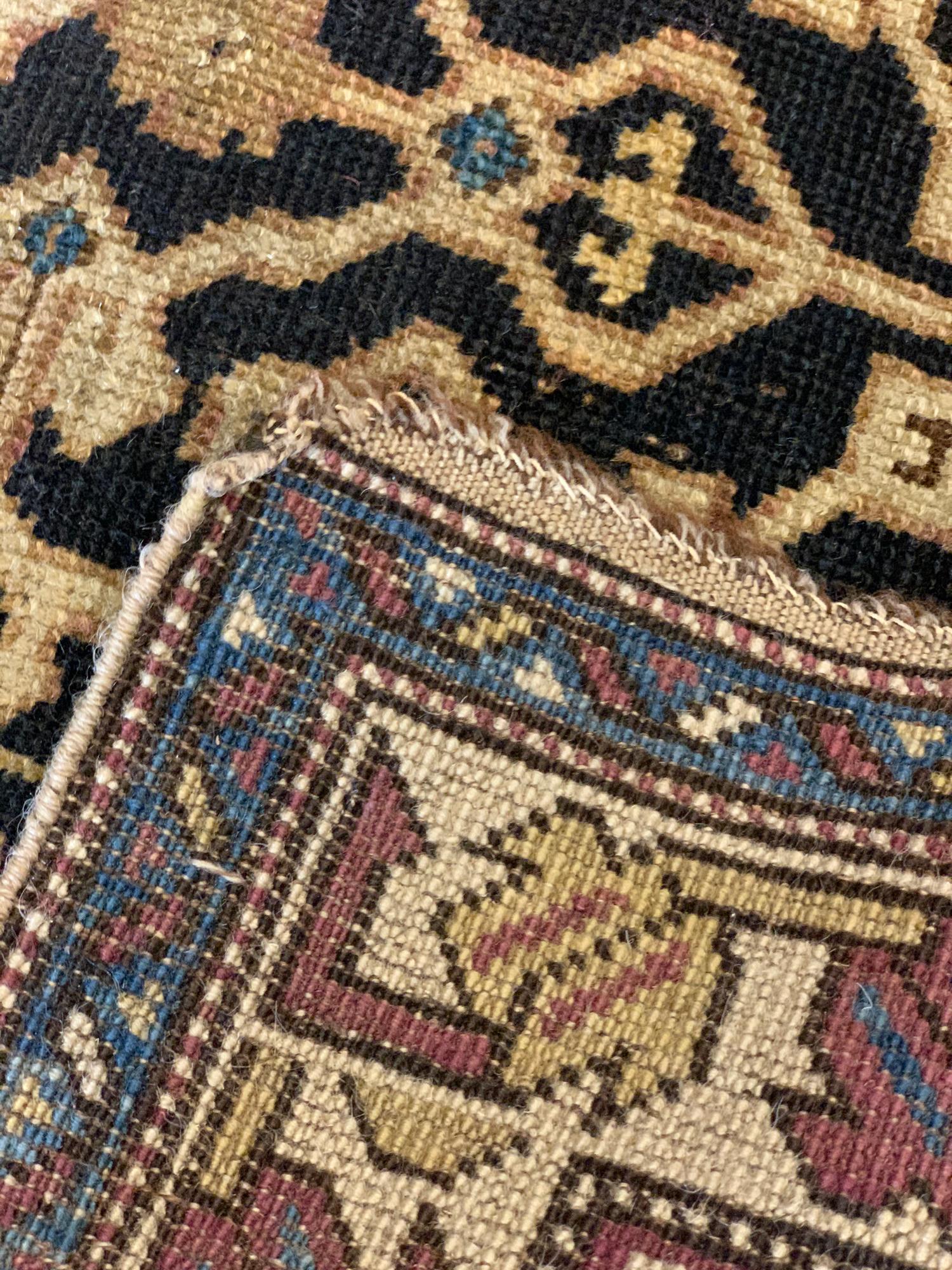 Antique Rugs Oriental Caucasian Kuba, Traditional Handmade Carpet In Excellent Condition In Hampshire, GB