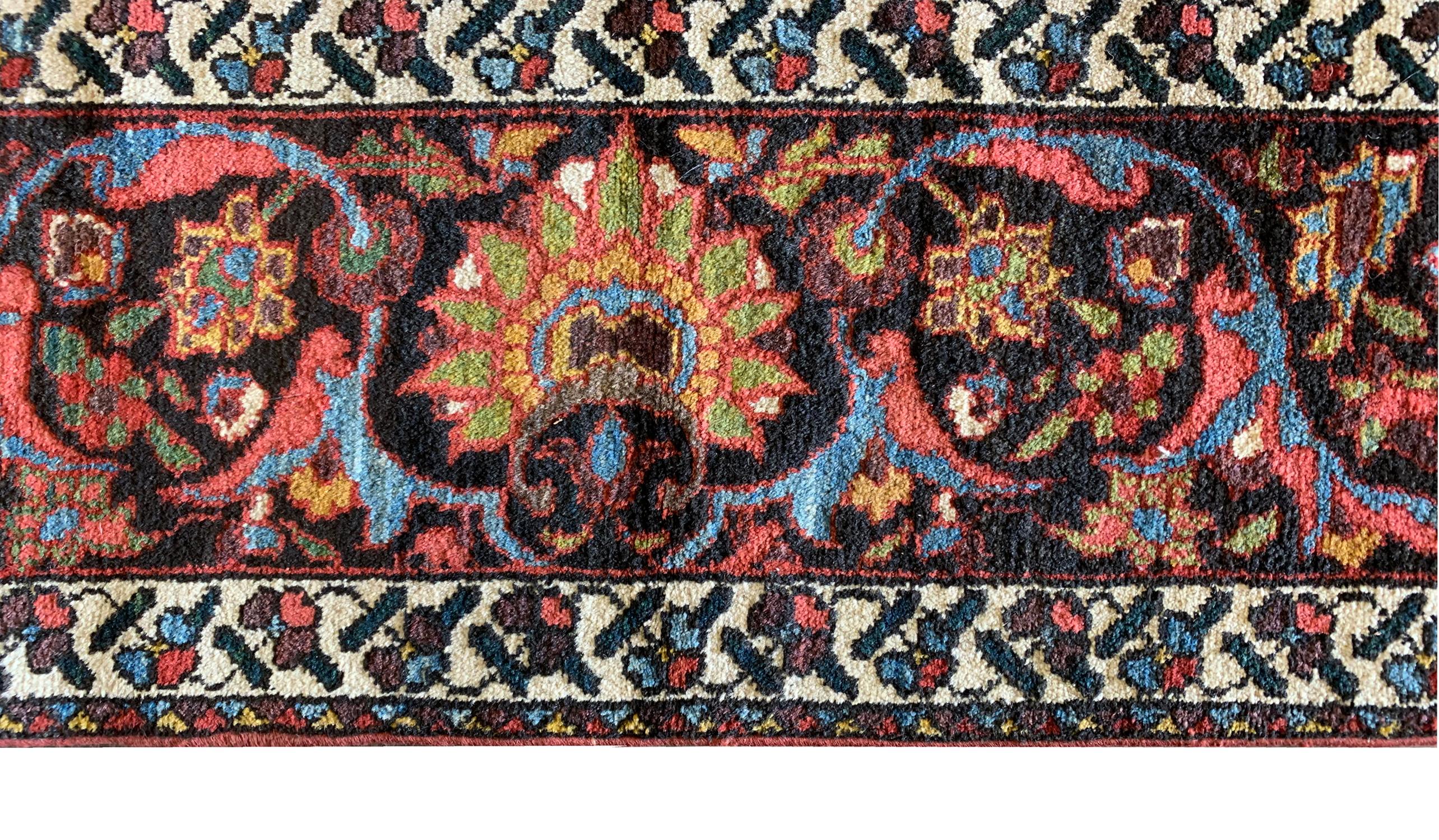 Tapis anciens Tapis de salon caucasiens orientaux, tapis de salon fait main en vente 2