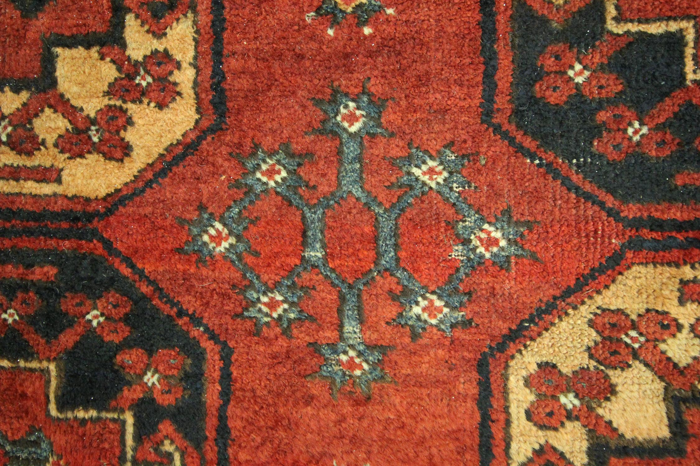 Antique Rugs Turkmen Carpet Area Rug Handwoven Red Orange Wool Rug In Excellent Condition In Hampshire, GB