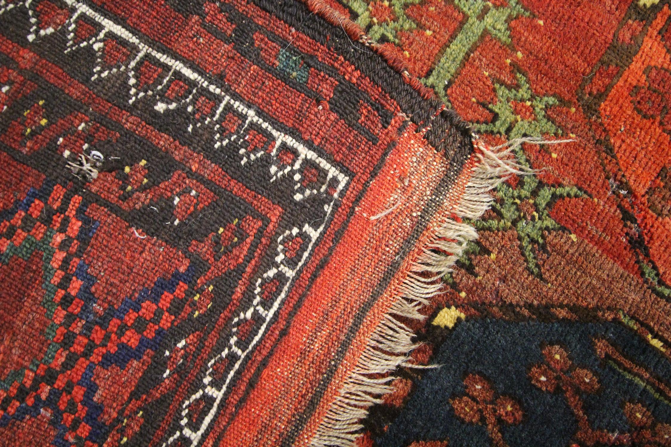 Antique Rugs Turkmen Original Ersari Handwoven Wool Area Rugs en vente 4