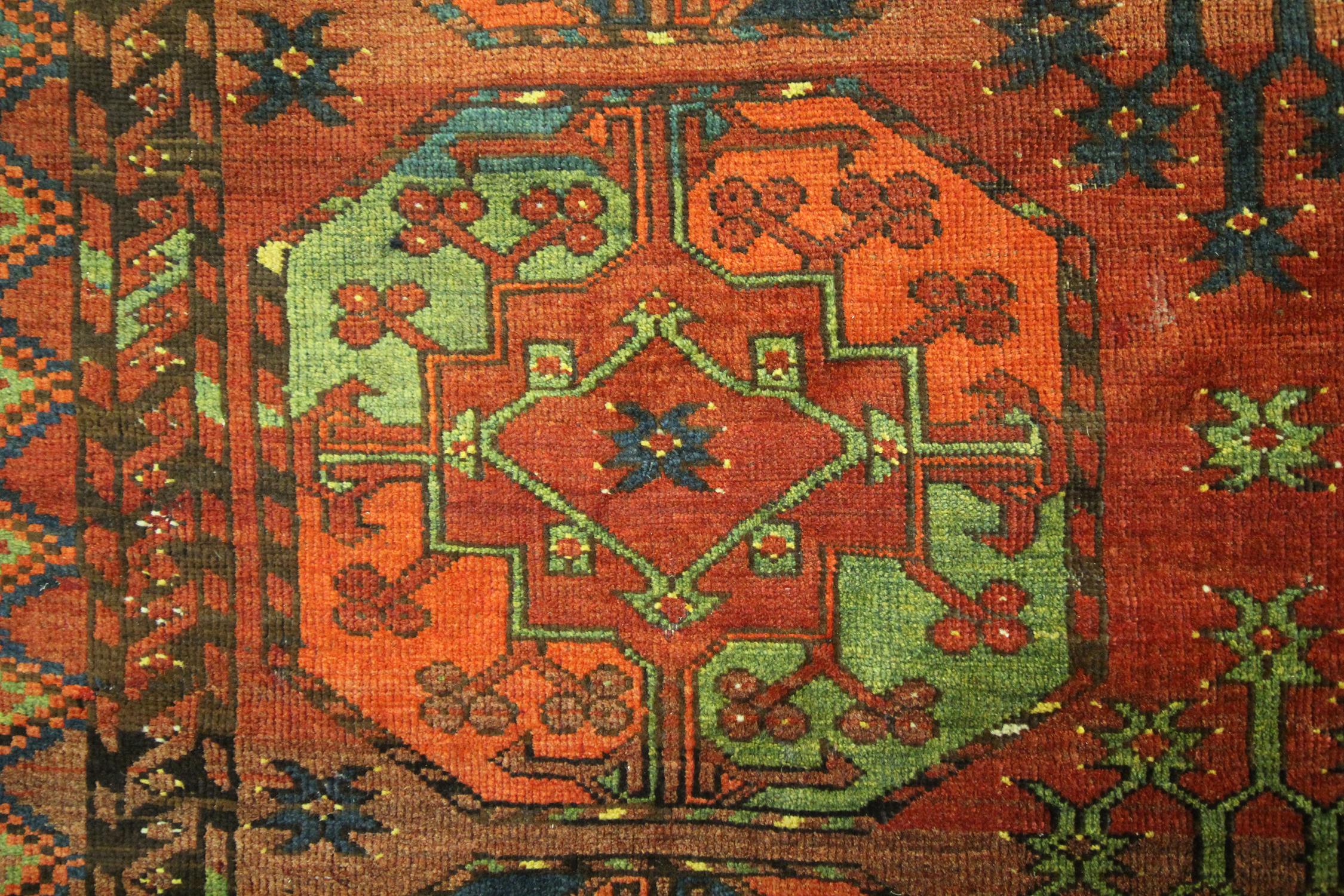 Antique Rugs Turkmen Original Ersari Handwoven Wool Area Rug In Excellent Condition For Sale In Hampshire, GB