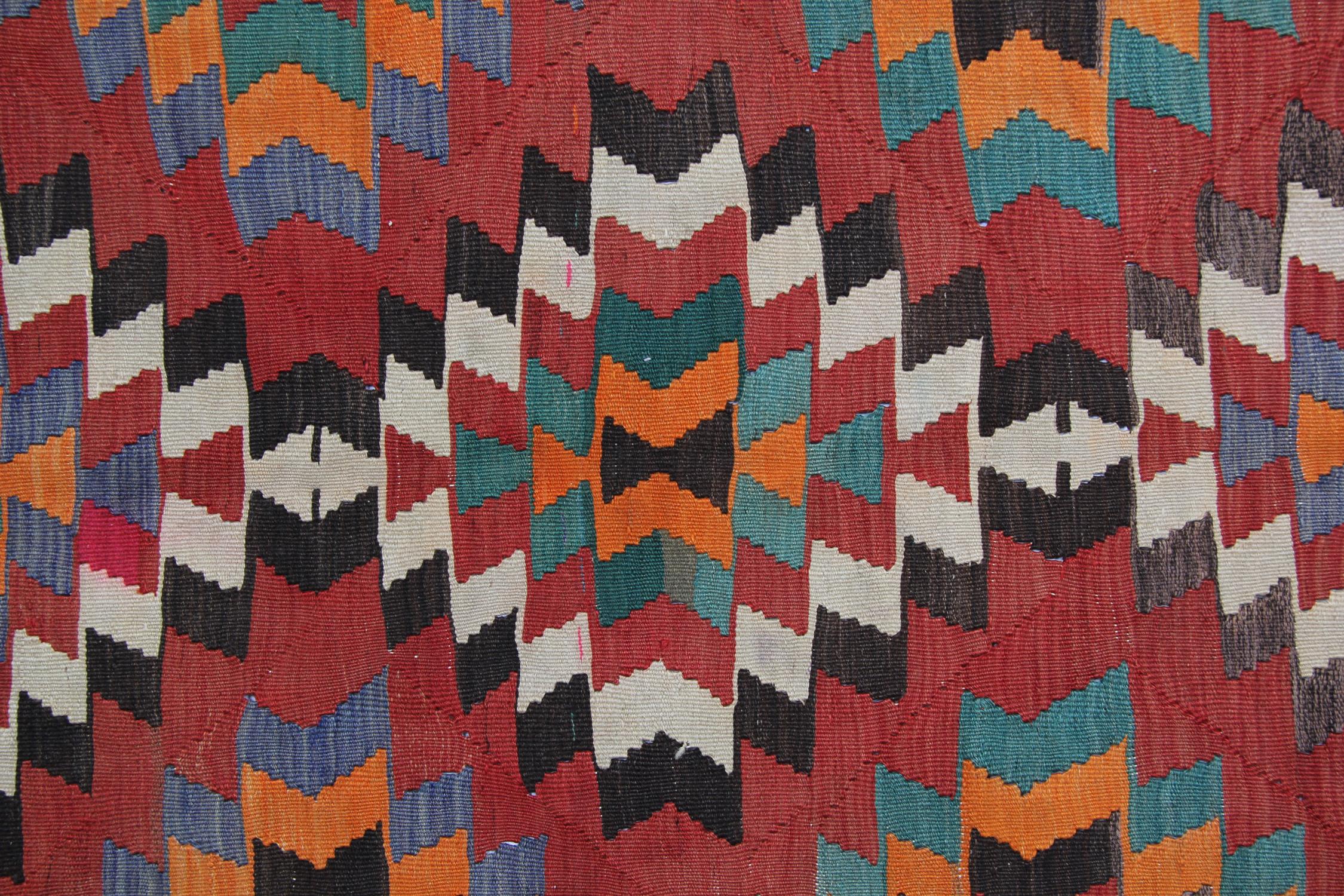 Hand-Knotted Antique Rugs Vintage Oriental Rug Handwoven Carpet  Turkish Kilim Rug Runner For Sale