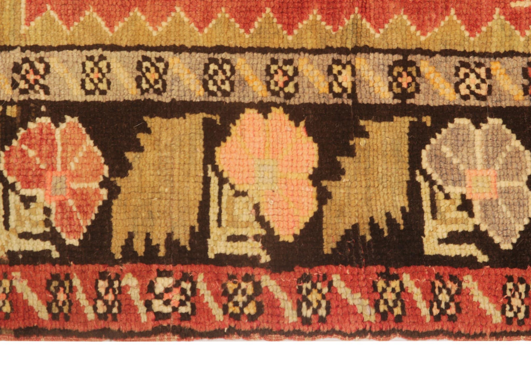 Antique Rugs Yellow Turkish Rug Handmade Carpet, Oriental Rug Living Room Rugs In Excellent Condition For Sale In Hampshire, GB