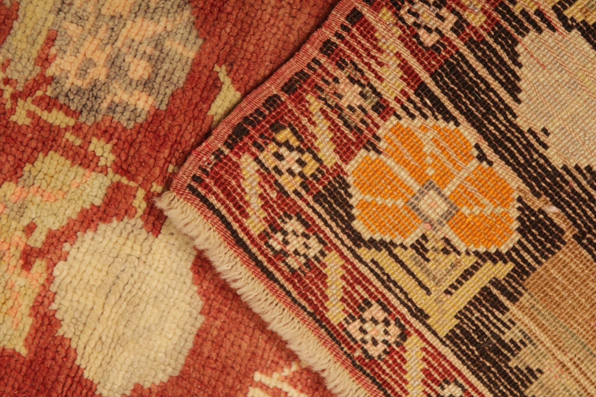 Antike Teppiche Gelber türkischer Teppich Handgefertigter Teppich, orientalischer Teppich Wohnzimmerteppich im Angebot 1