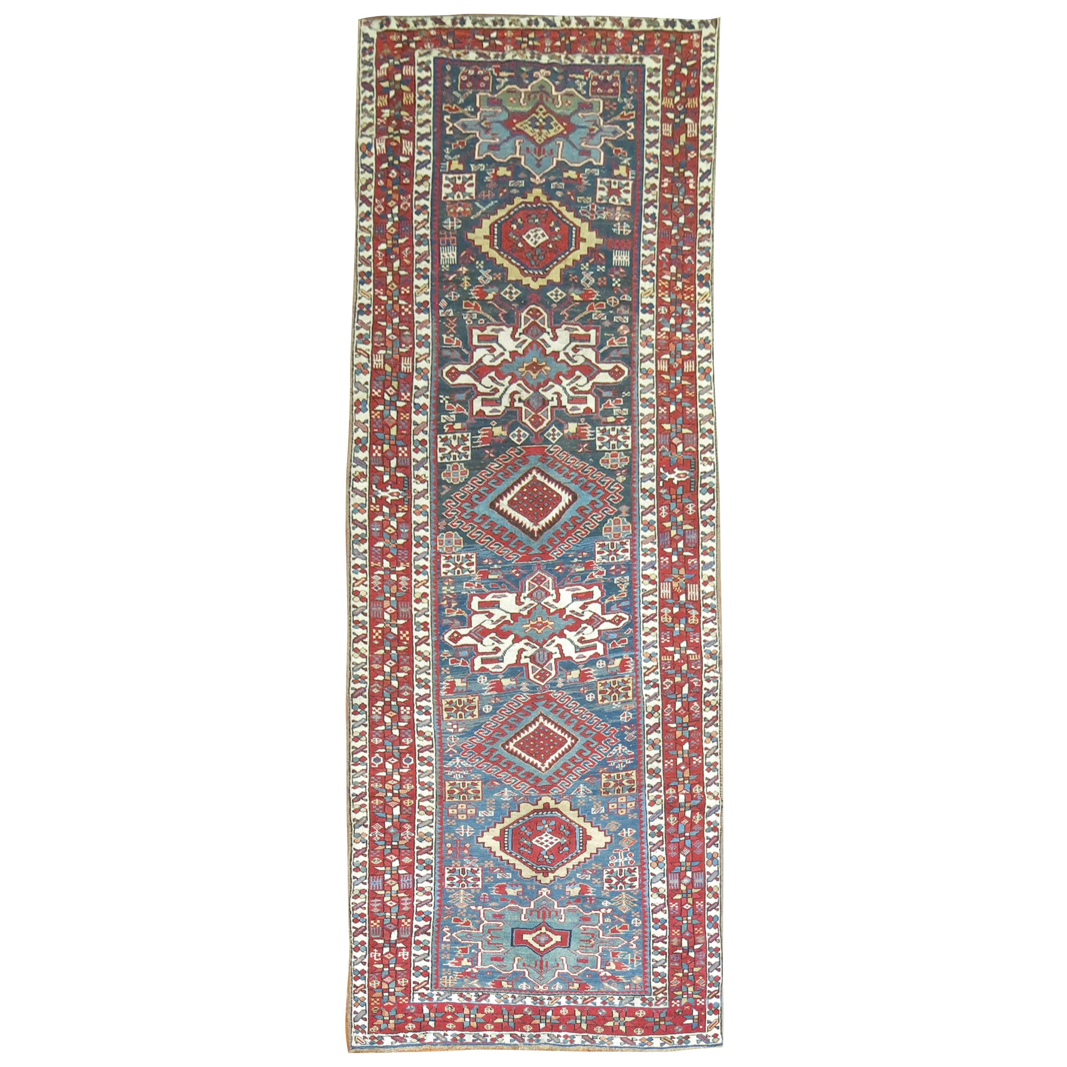 Tapis de couloir ancien du nord-ouest de la Perse