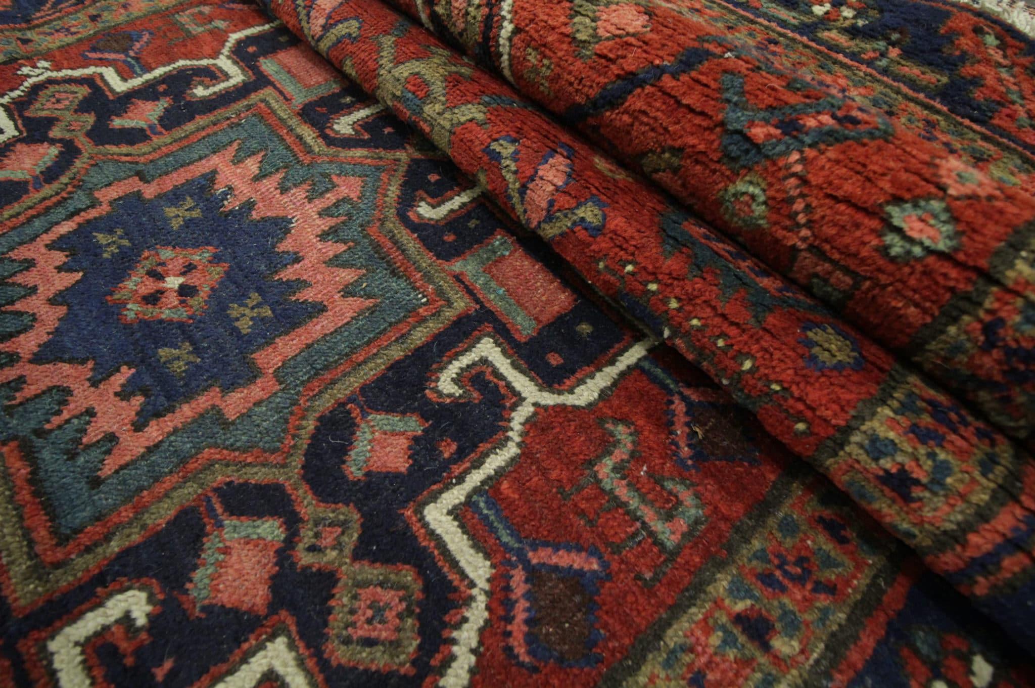 Tapis de couloir antique, tapis de couloir Karaje fait à la main en vente 2