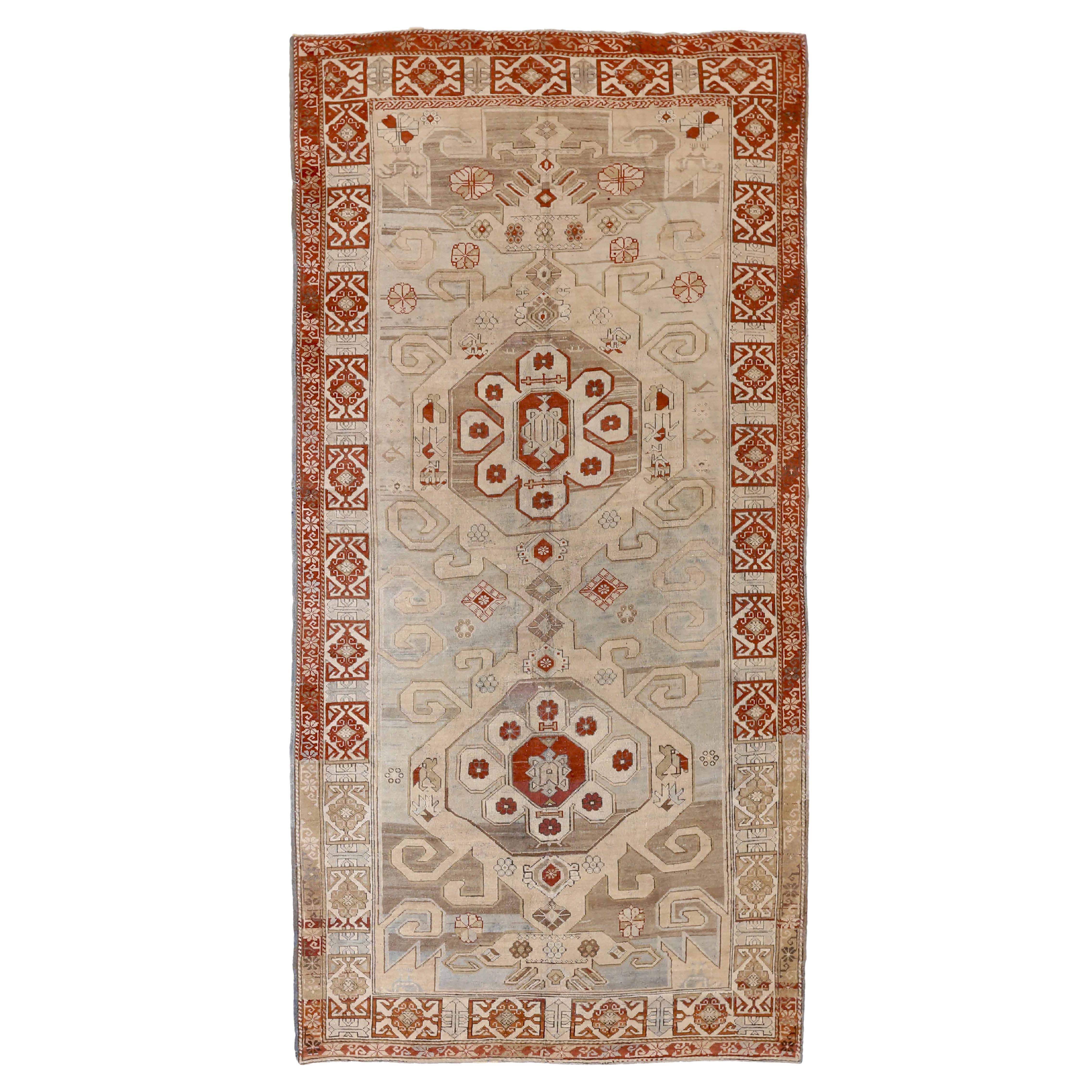 Antiker russischer Teppich im Ghafghaz-Design