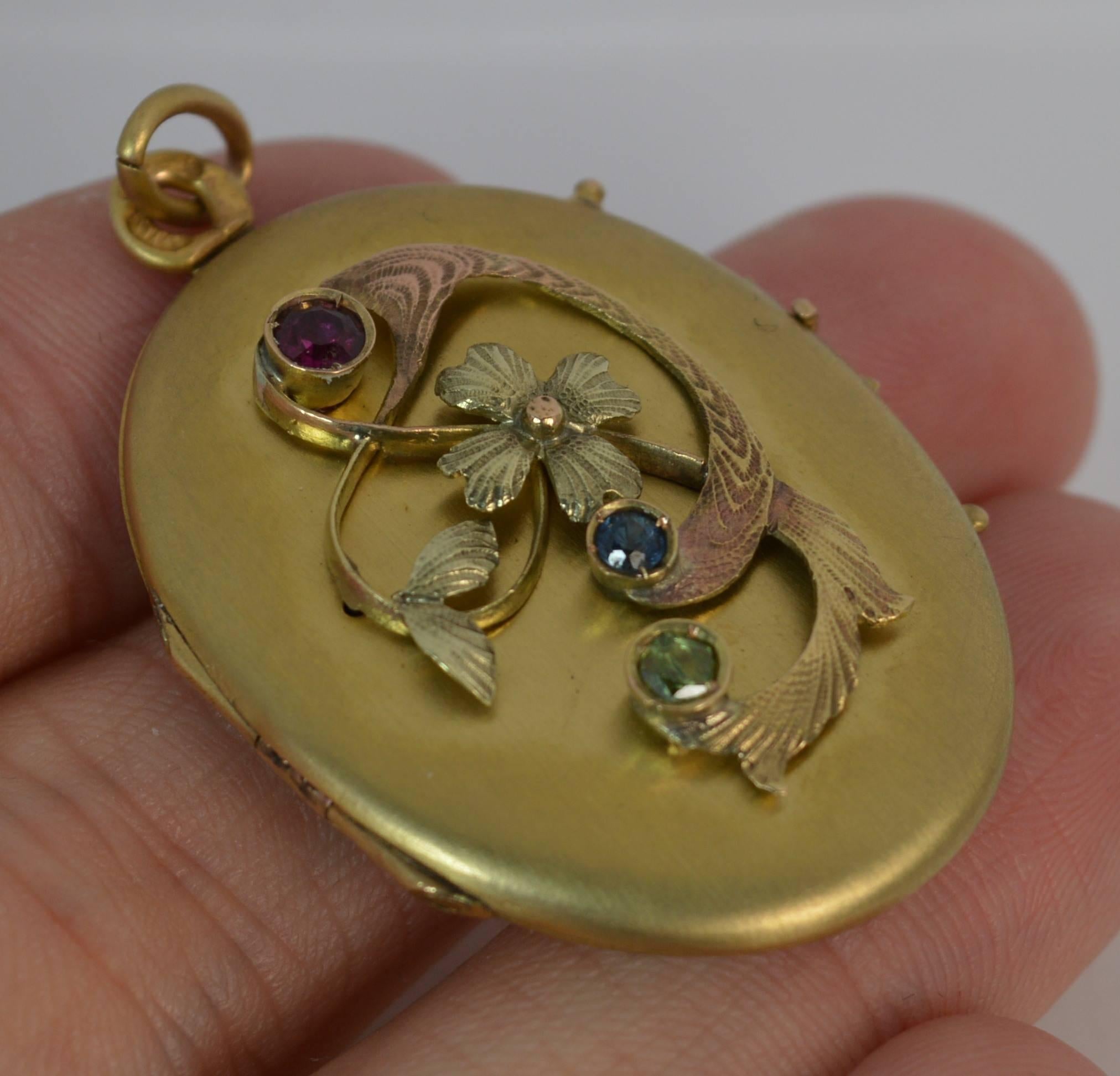Victorian Antique Russian 14 Carat Gold Locket with Floral Pattern
