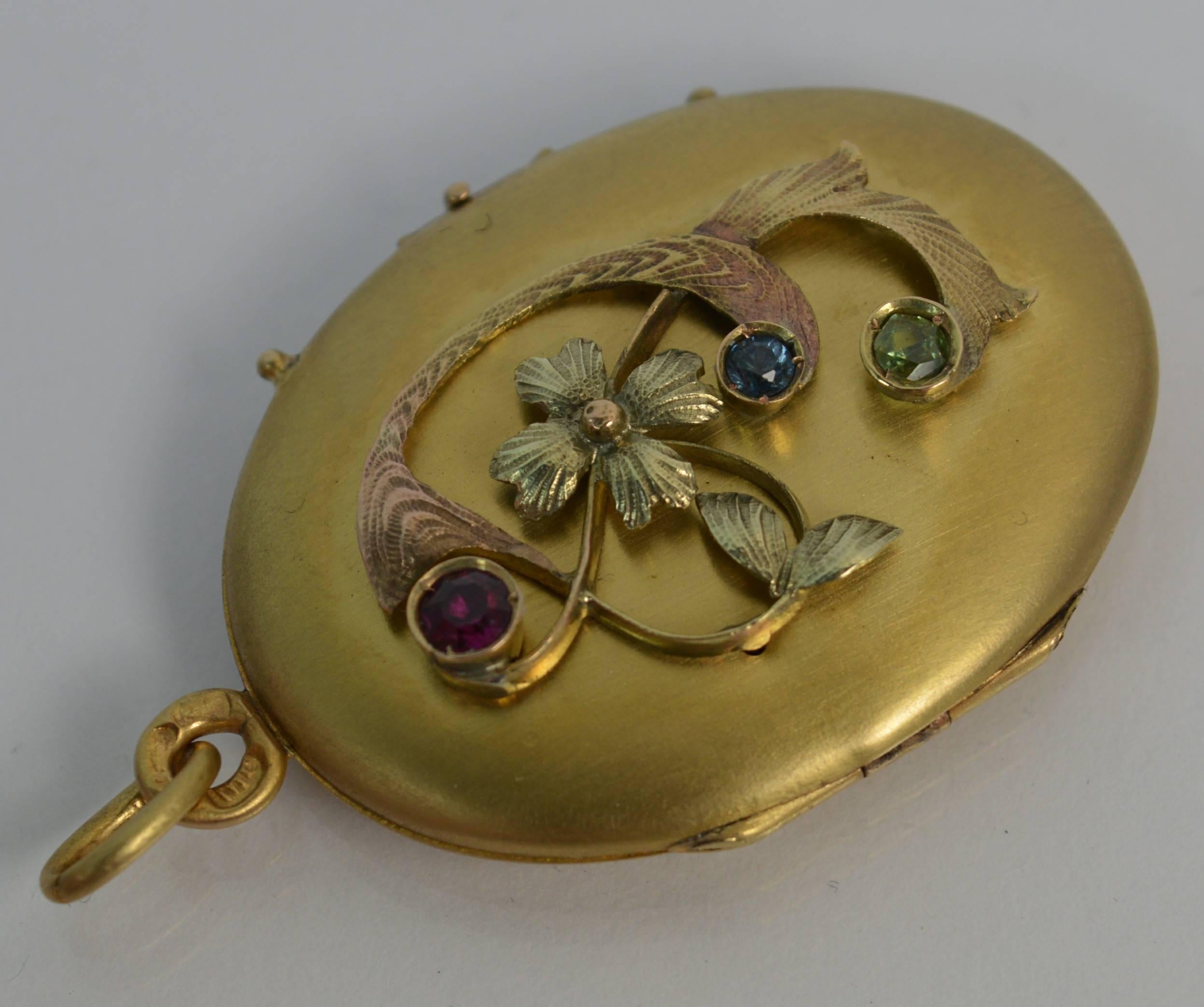 Antique Russian 14 Carat Gold Locket with Floral Pattern 2
