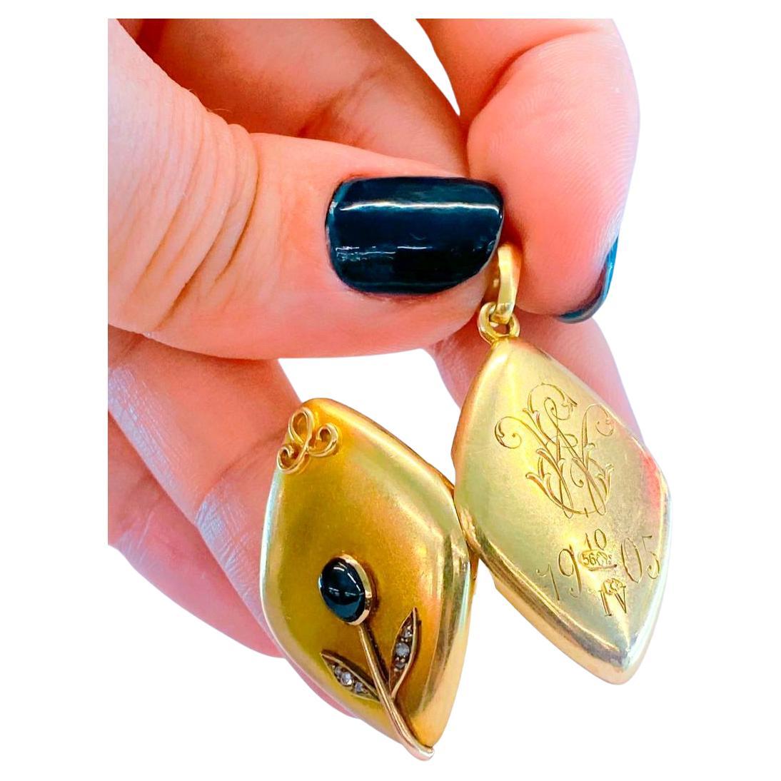 Antique Sapphire Gold Locket Pendant  In Good Condition In Cairo, EG