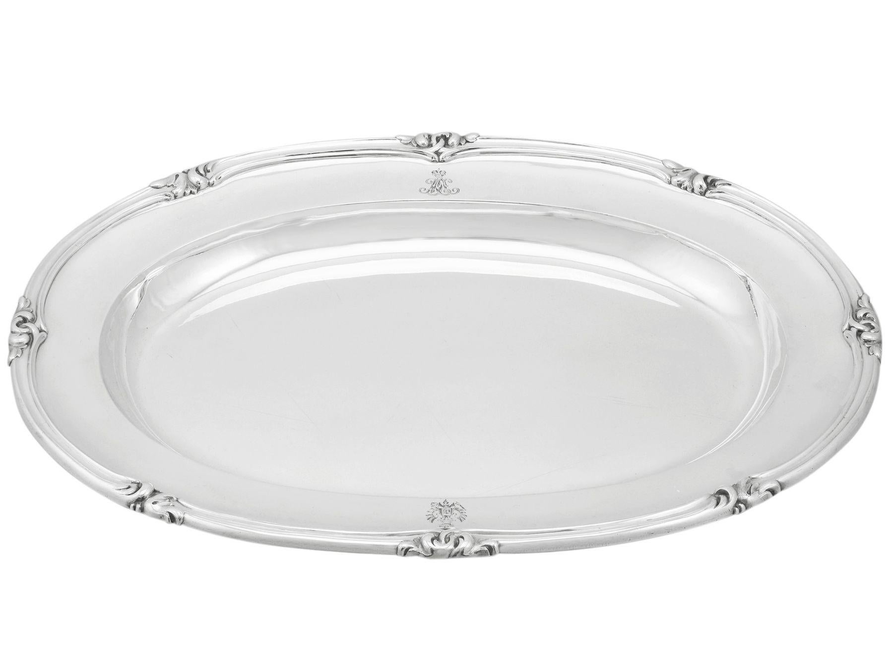 A magnificent, fine and impressive set of three antique Russian silver meat platters; an addition to our dining silverware collection

These magnificent antique Russian silver meat platters has an oval incurved shaped form with a sunken plain oval