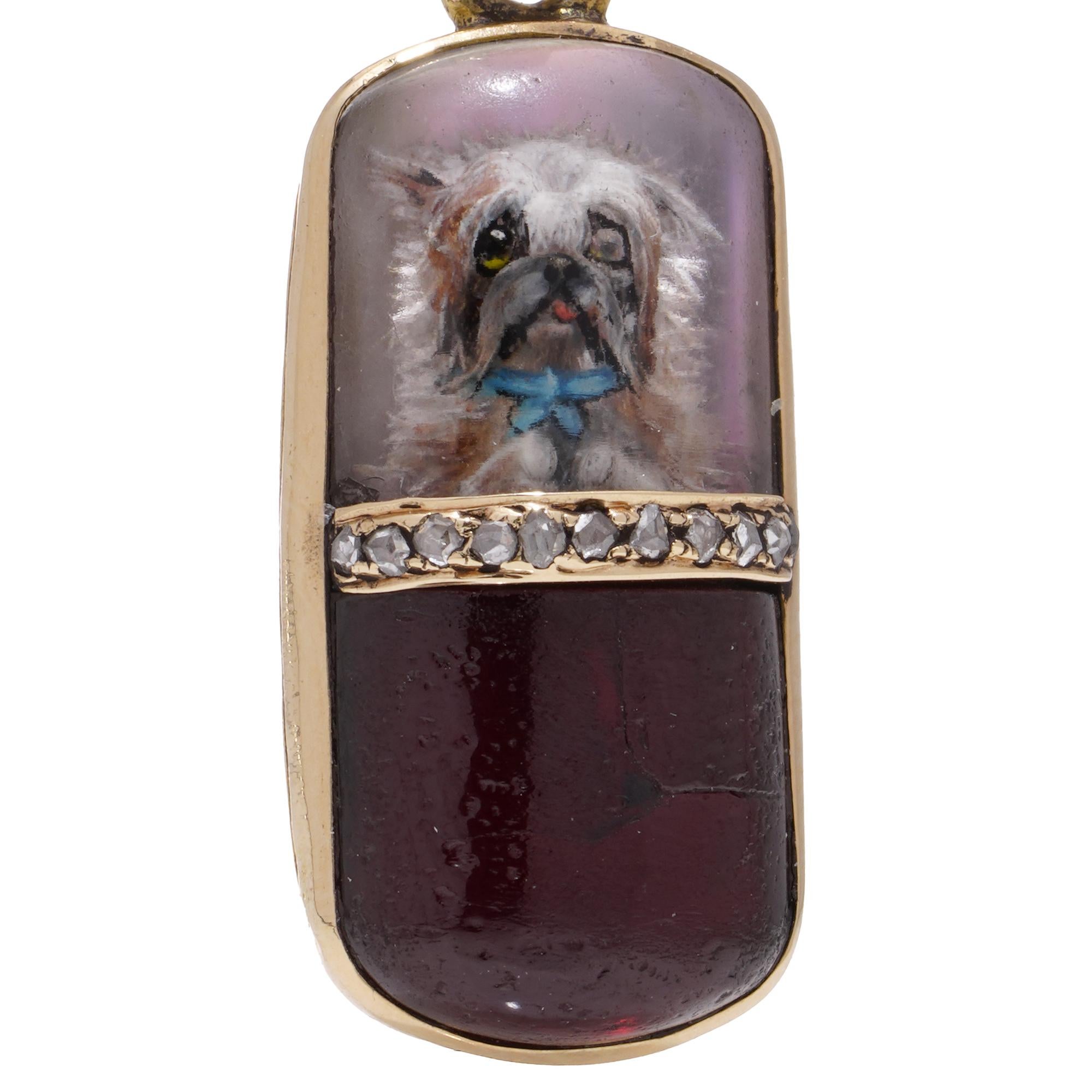 Antique Russian 21kt. yellow gold pendant with dog miniature and set with diamon In Good Condition For Sale In Braintree, GB