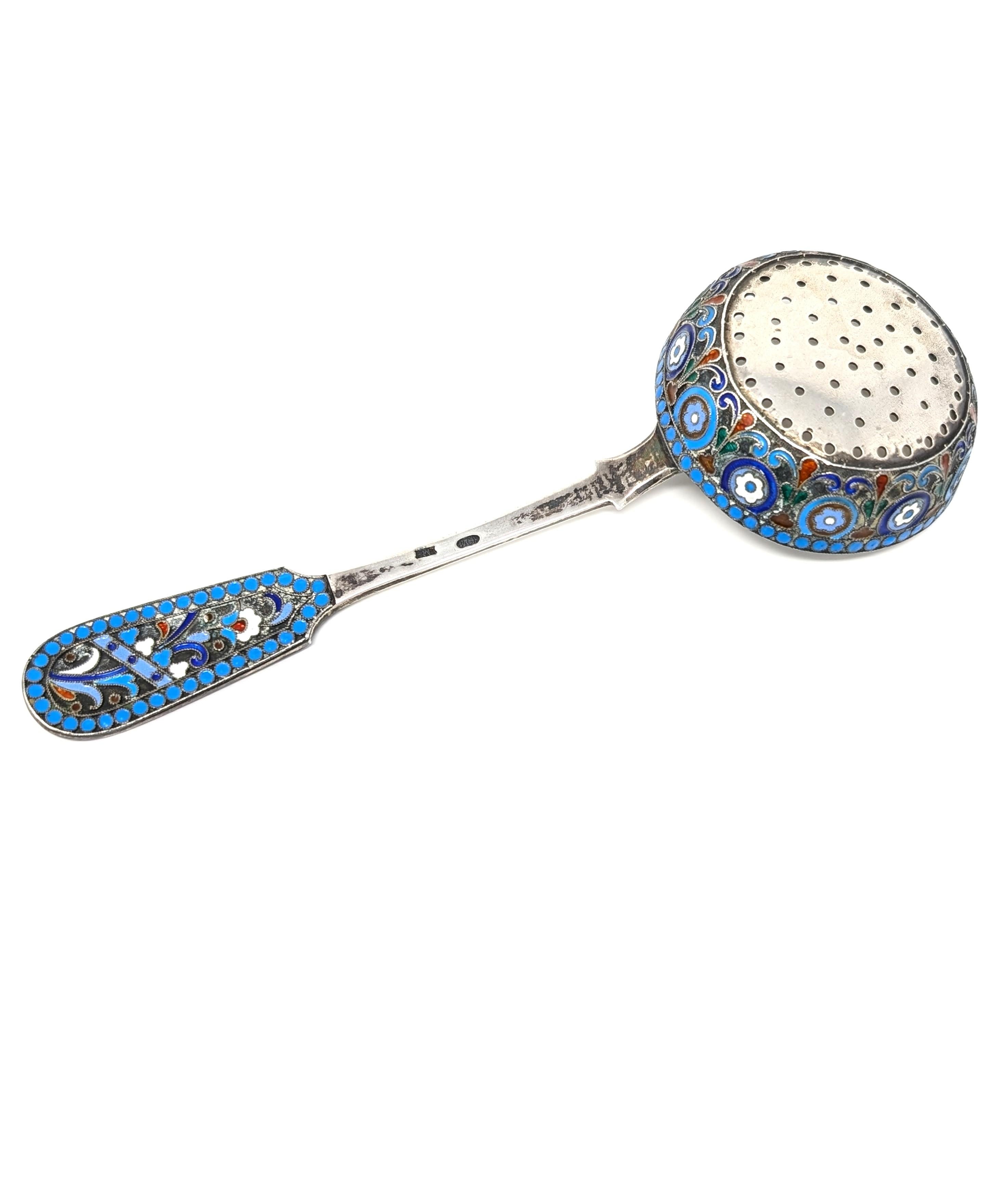 Colador de té antiguo ruso 875 de plata esmaltada marca Kokoshnik Cloisonné Ruso en venta