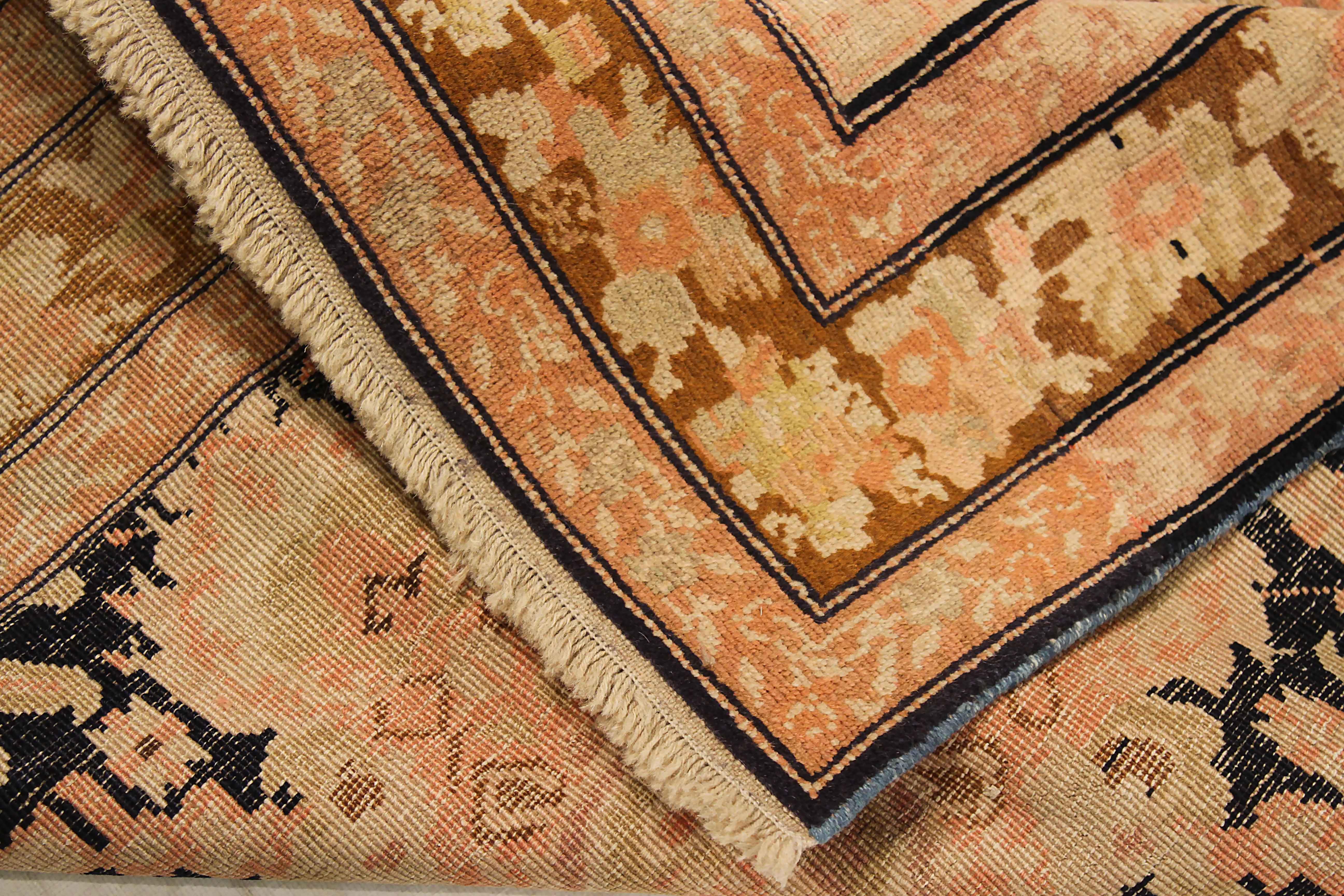Russe Tapis russe ancien à motif Karebagh en vente