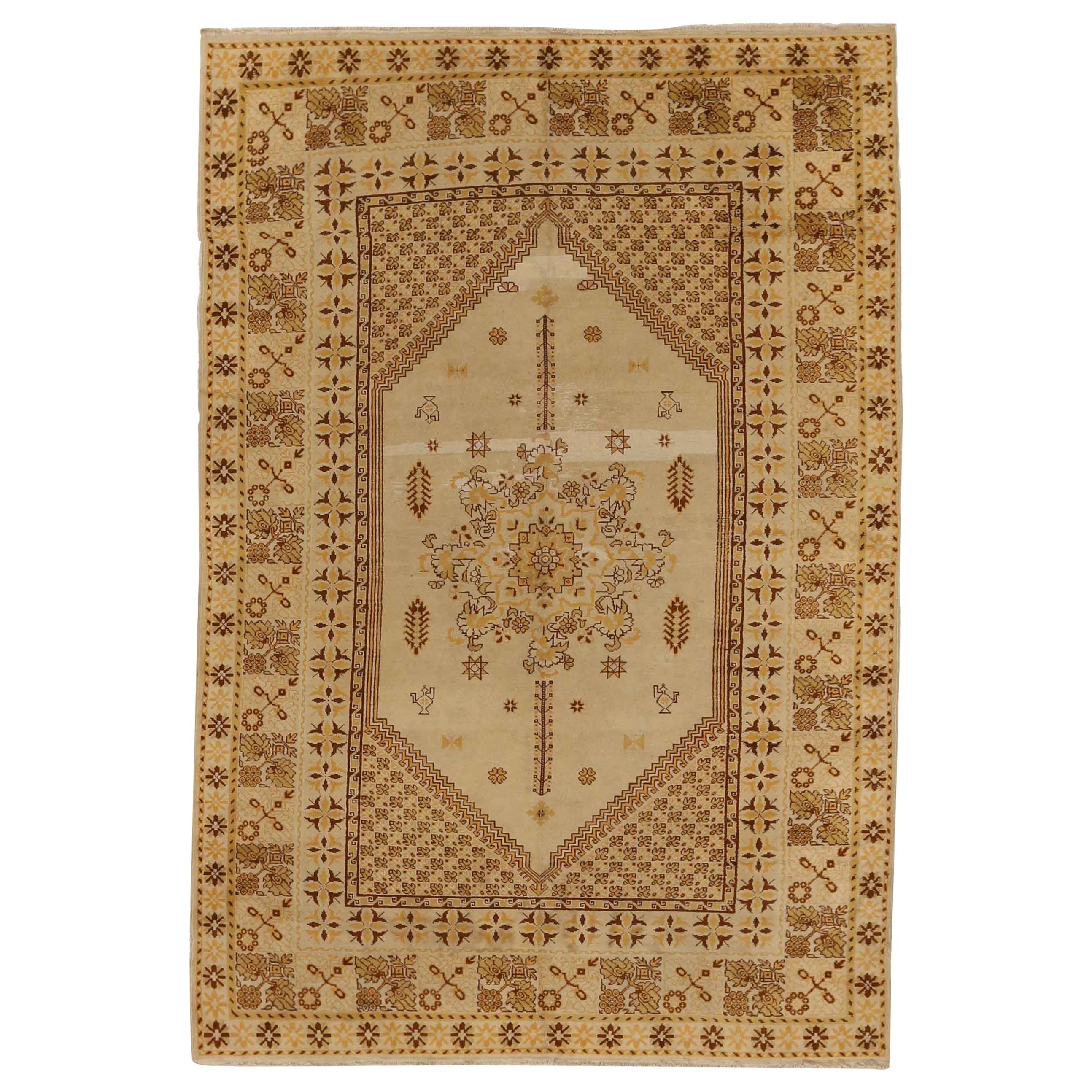 Antiker russischer Teppich im Samarkand-Design im Angebot