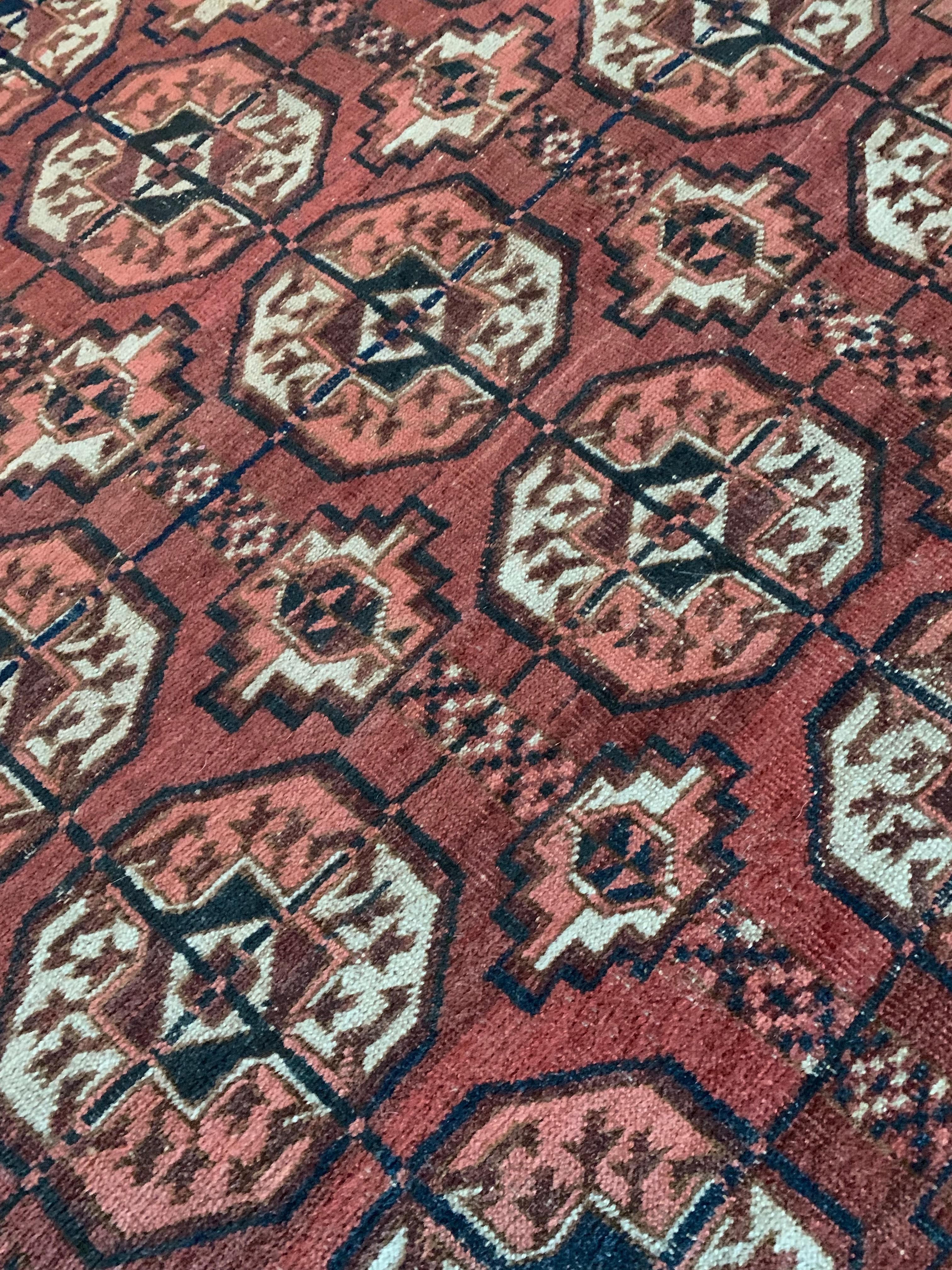 Antique Russian Bokhara Rug, Early 20th Century In Good Condition For Sale In Jersey City, NJ