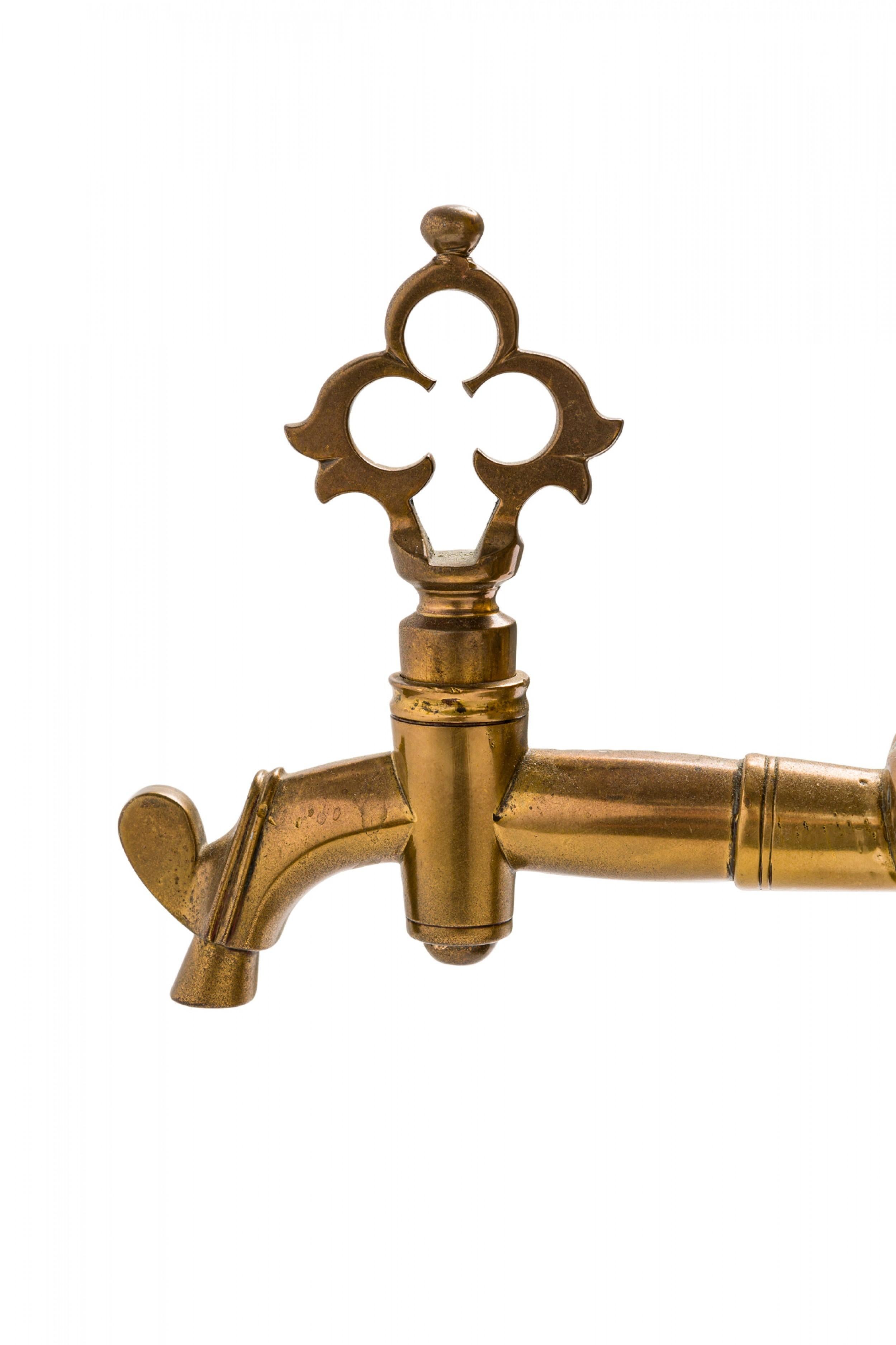 Samovar russe ancien en métal plaqué laiton en vente 8