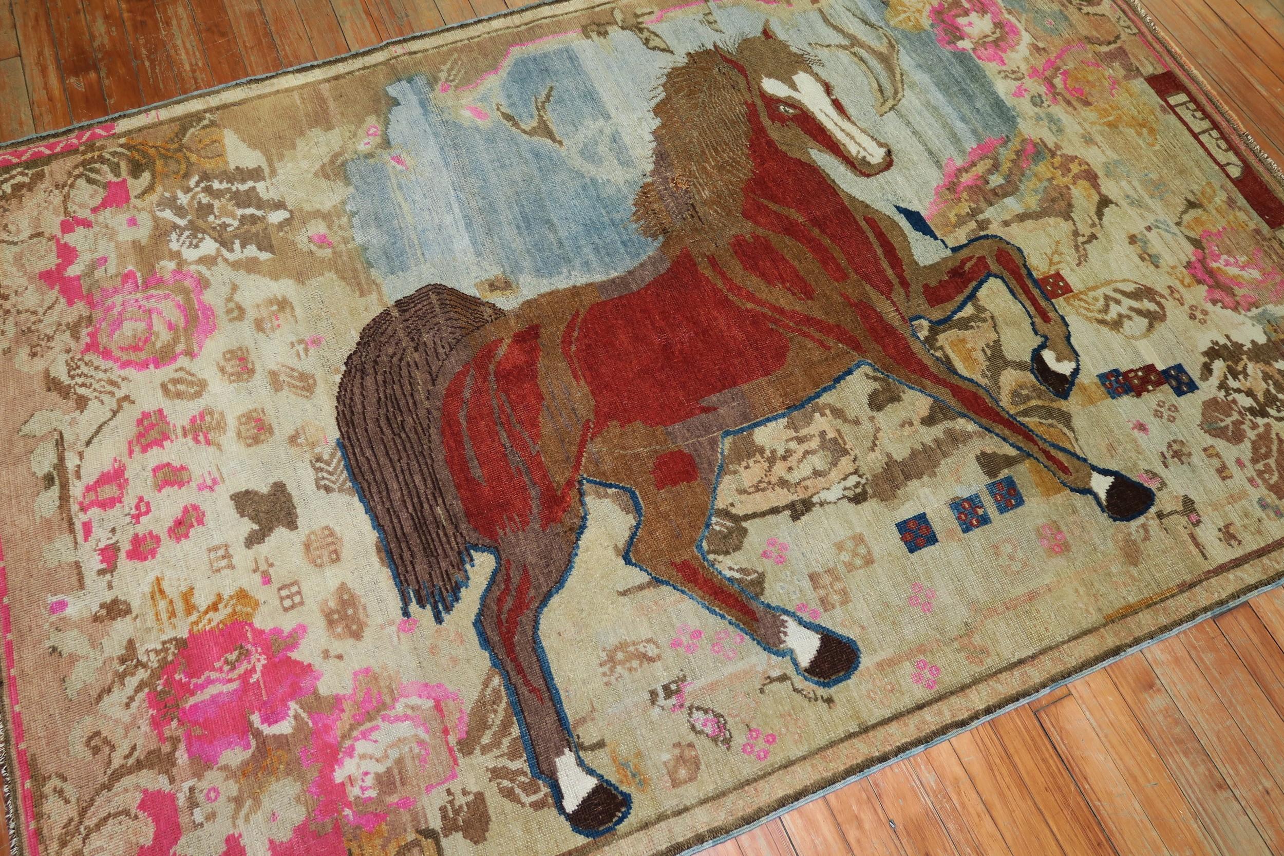 Artisanat Antique tapis décoratif russe en laine avec cheval marron du 20ème siècle en vente
