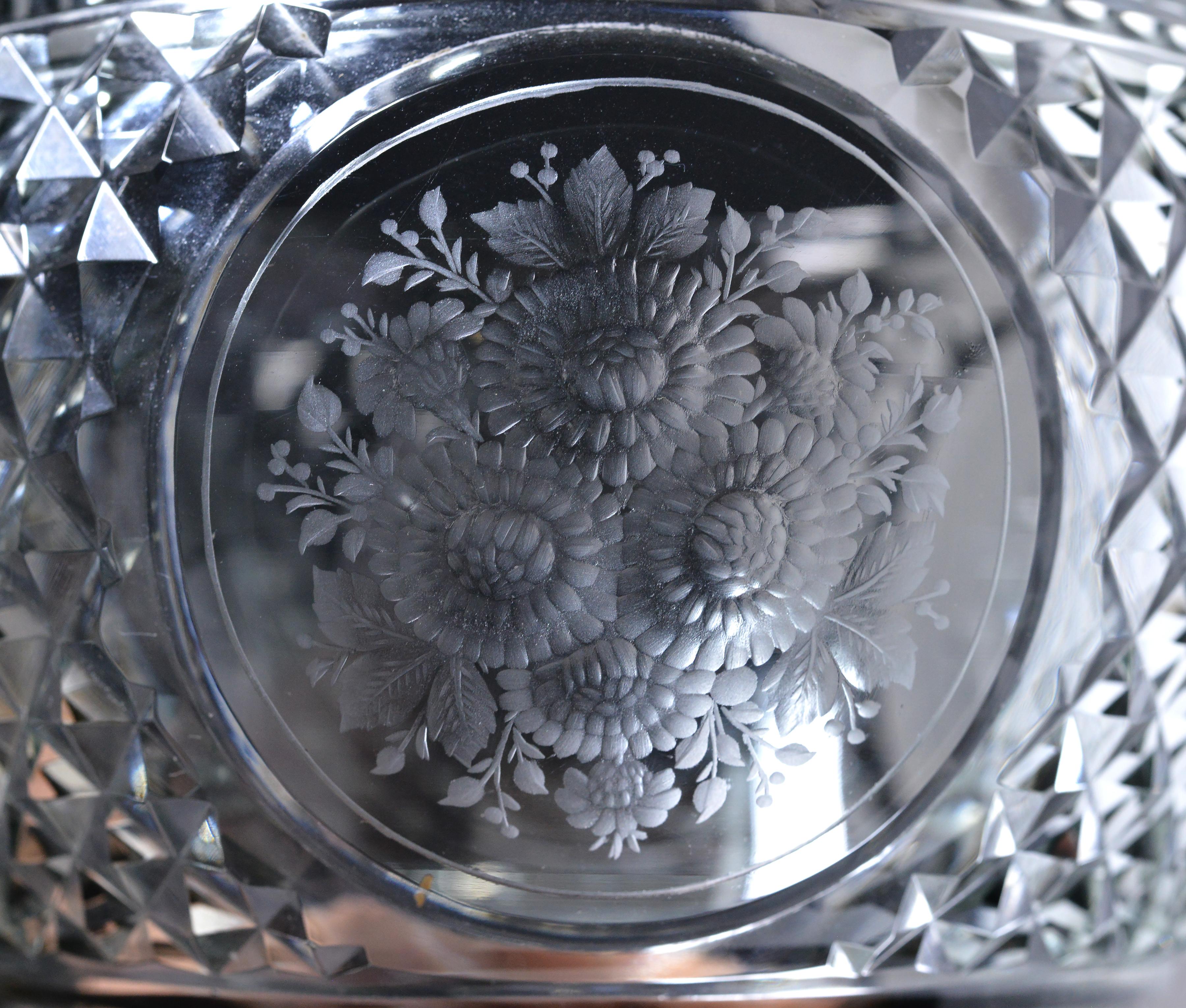 Antique Russian Cut Crystal Glass Vase with Floral Engraved 19th century In Good Condition For Sale In Sweden, SE