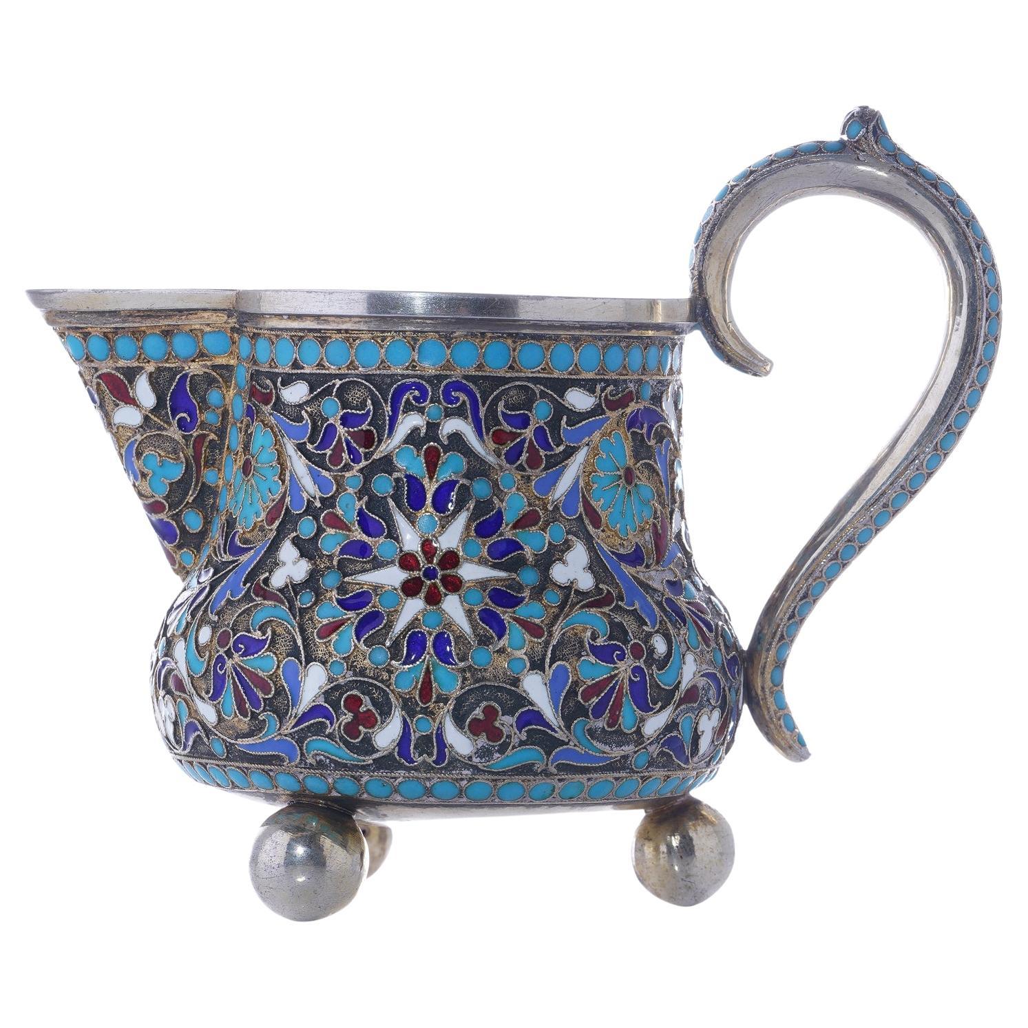 Antigua jarra rusa de leche con esmalte cloisonné y plata dorada