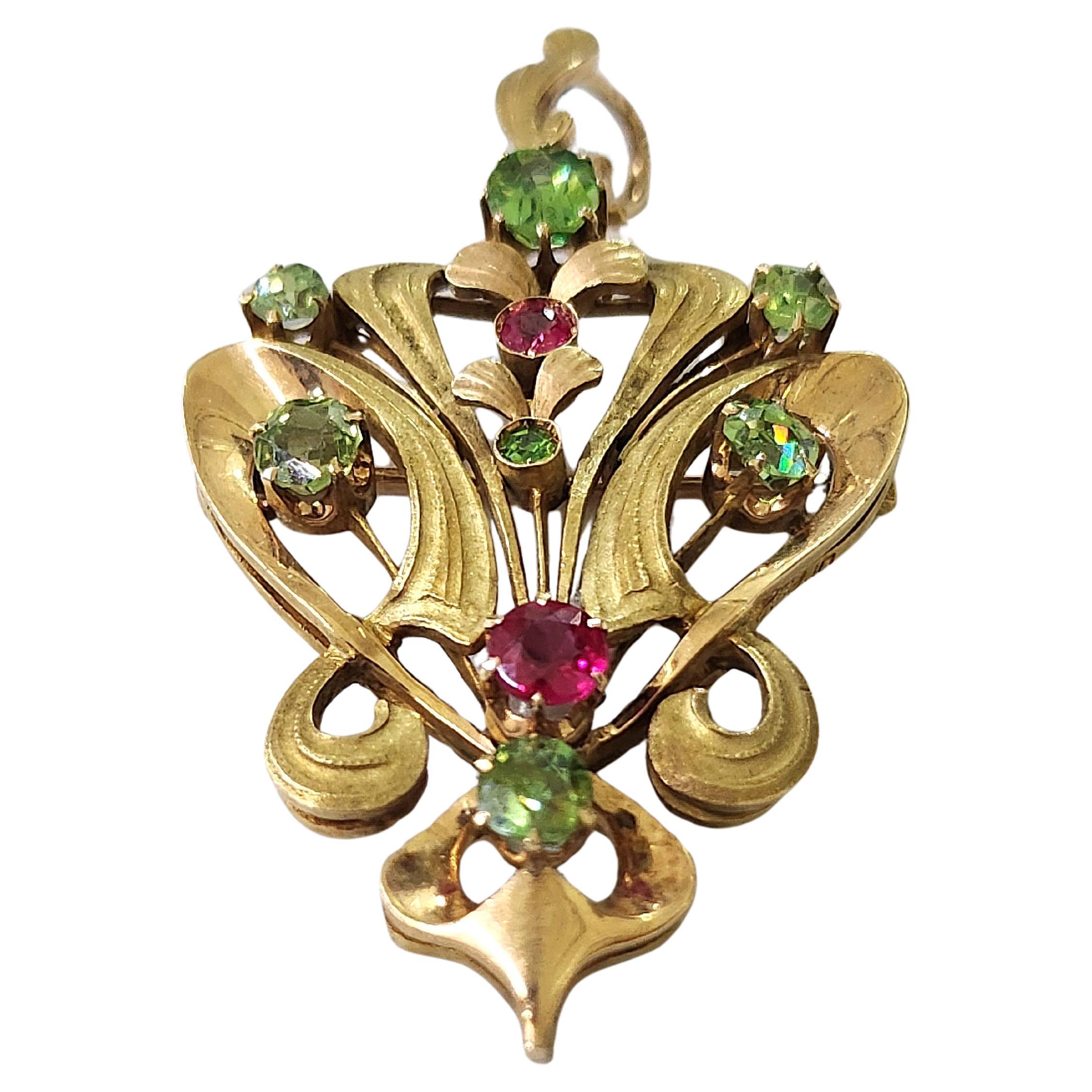 Antique 1899s pendentif et broche impérial russe centré avec de grandes pierres rubis et demantoides en or 14k hall marqué 56 impérial russian gold standard et assay mark longueur totale 4.5cm et 9.50 grammes d'or 