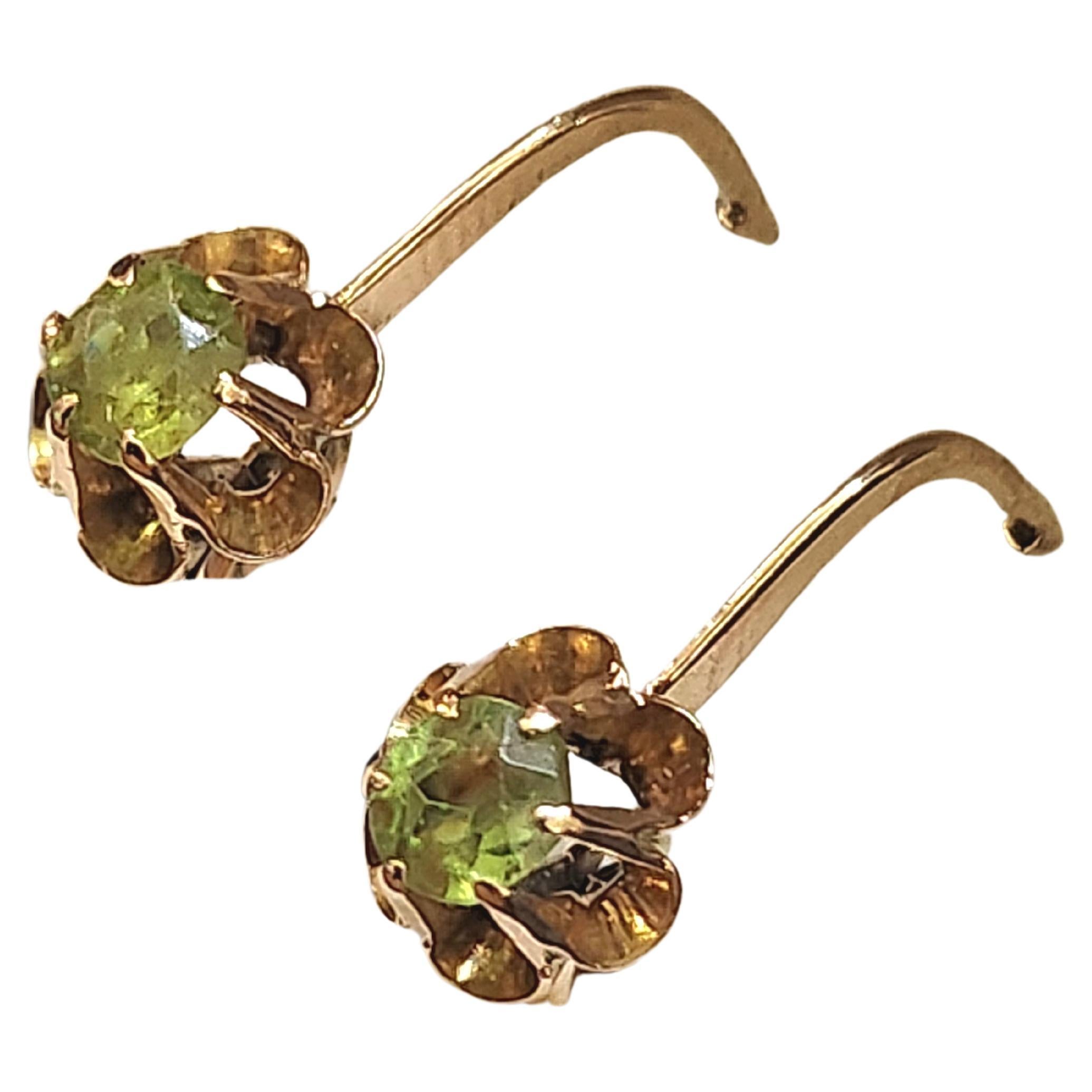 Antique Russian Demantoid Gold Earrings In Good Condition For Sale In Cairo, EG