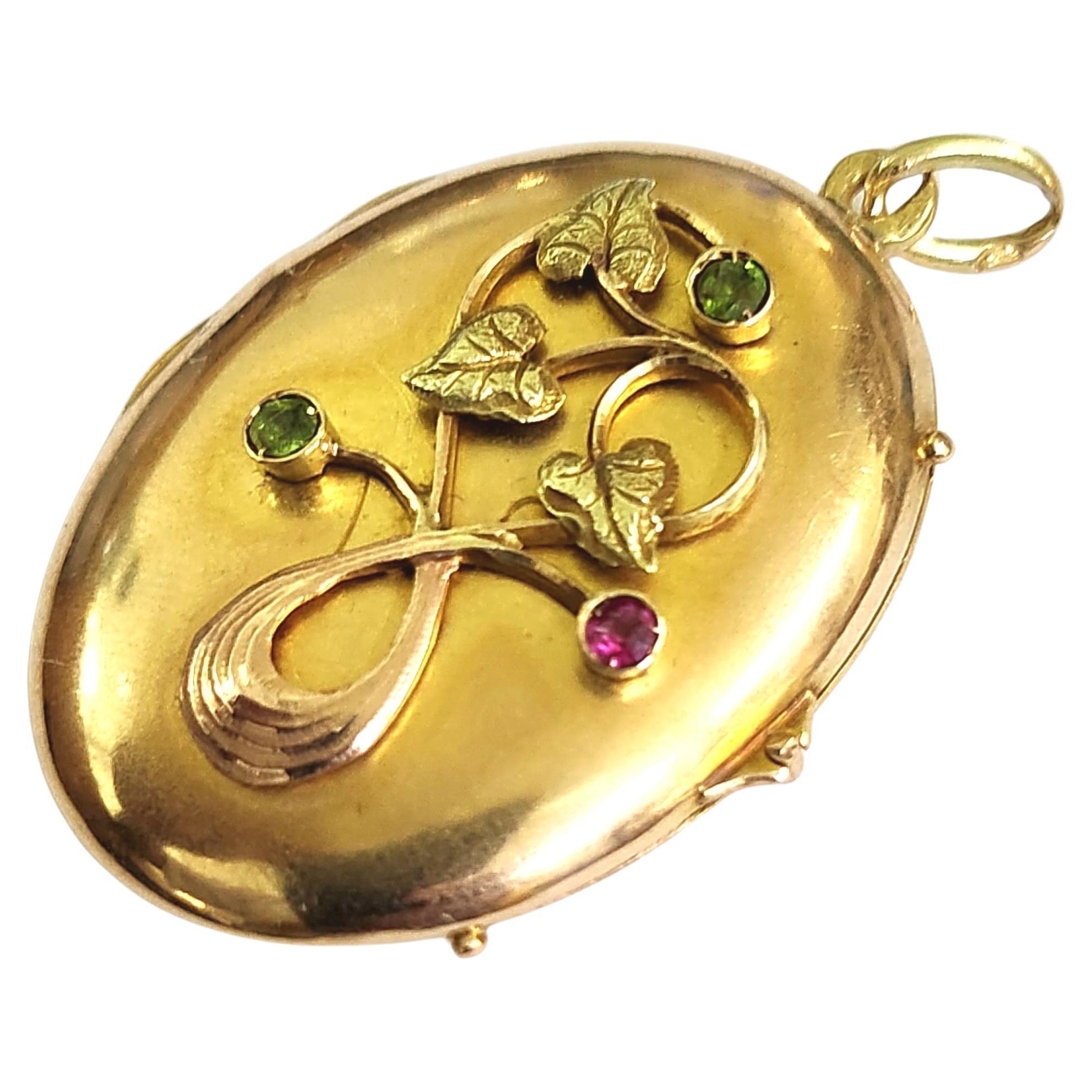 Pendentif en or Demantoied russe antique Pour femmes en vente