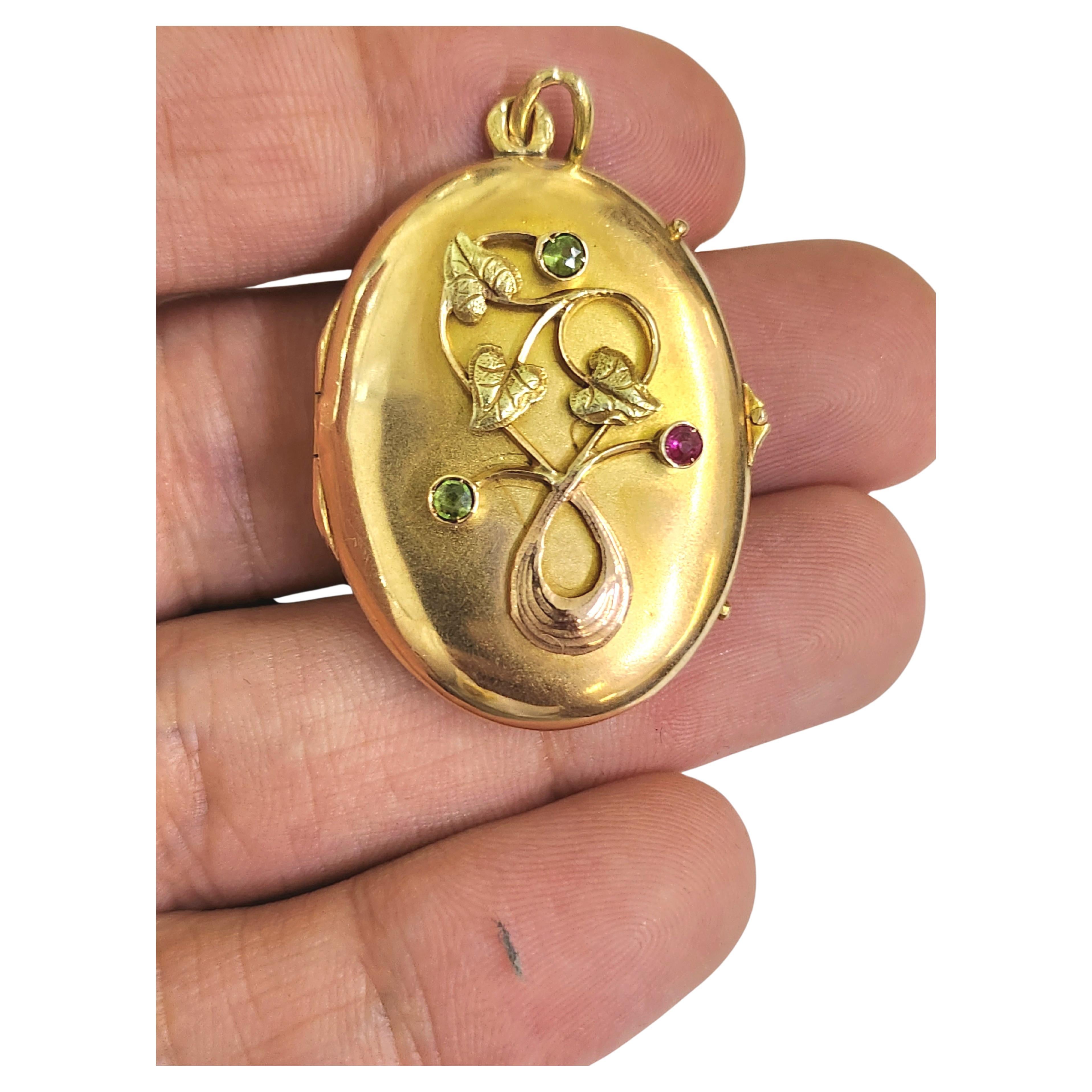 Pendentif en or Demantoied russe antique en vente 1