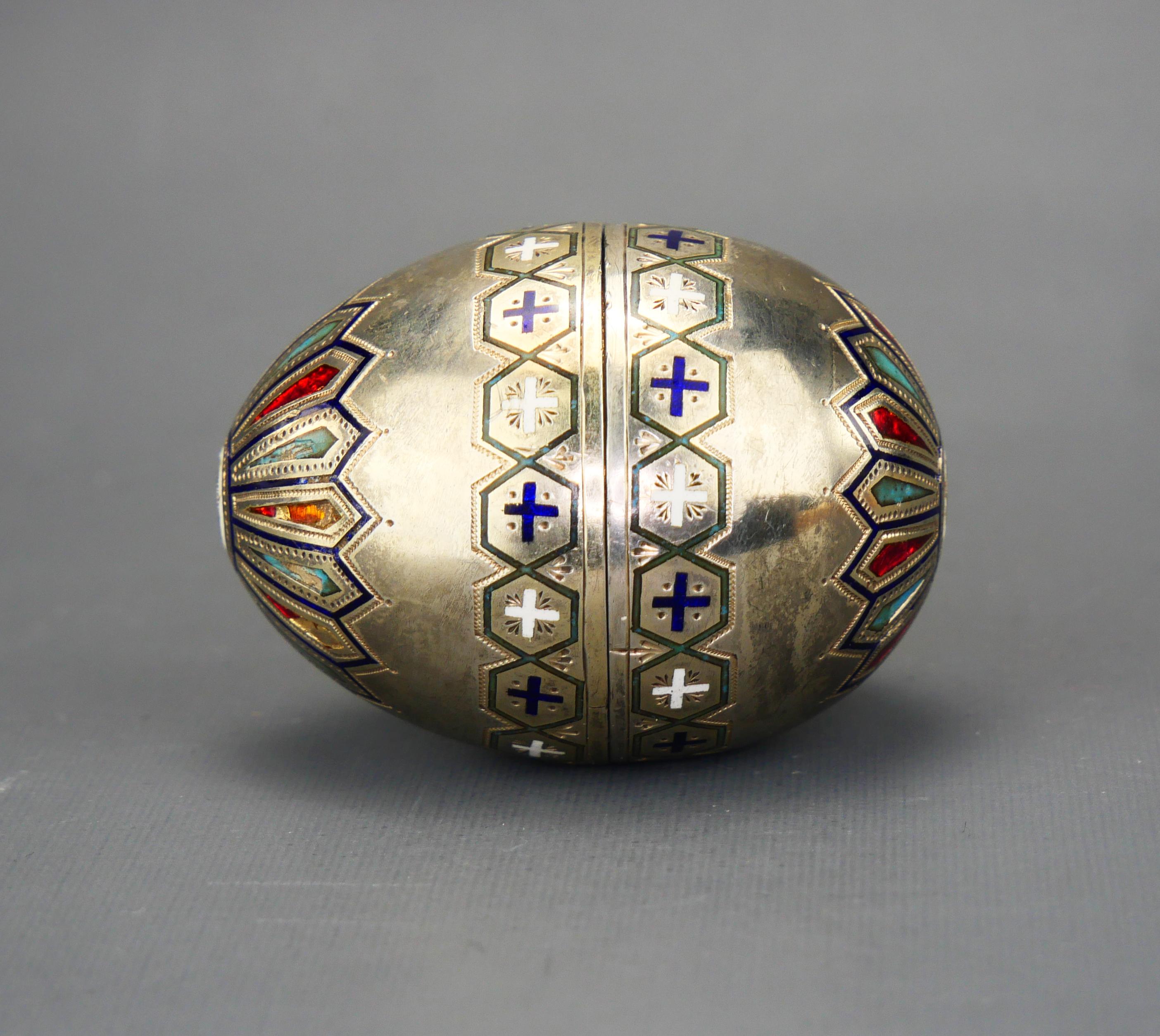 Oeuf de Pâques russe ancien A.Bragin 88 en argent et émail champlevé / 104gr Unisexe en vente