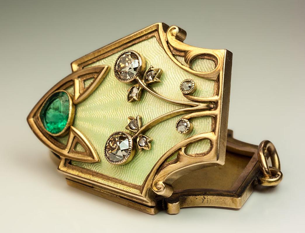 Antique Russian Enamel Emerald Diamond Gold Art Nouveau Locket In Excellent Condition In Chicago, IL