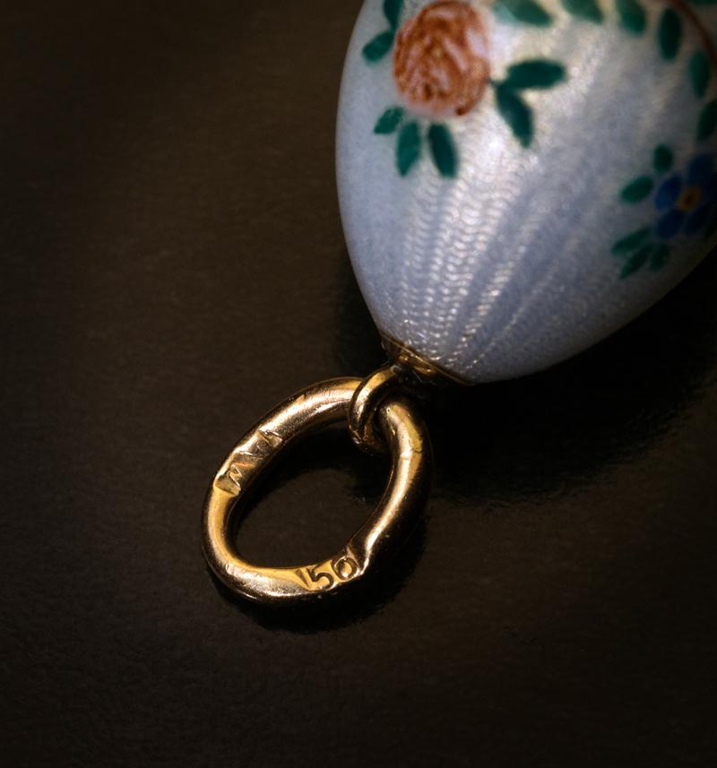 Antique Russian Flower Garland Enamel Gold Egg Pendant In Excellent Condition In Chicago, IL