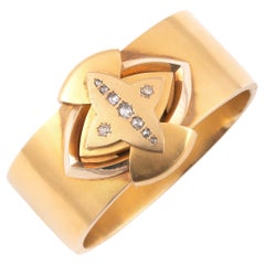 Bracelet jonc russe ancien en or et diamants avec compartiment secret des années 1890