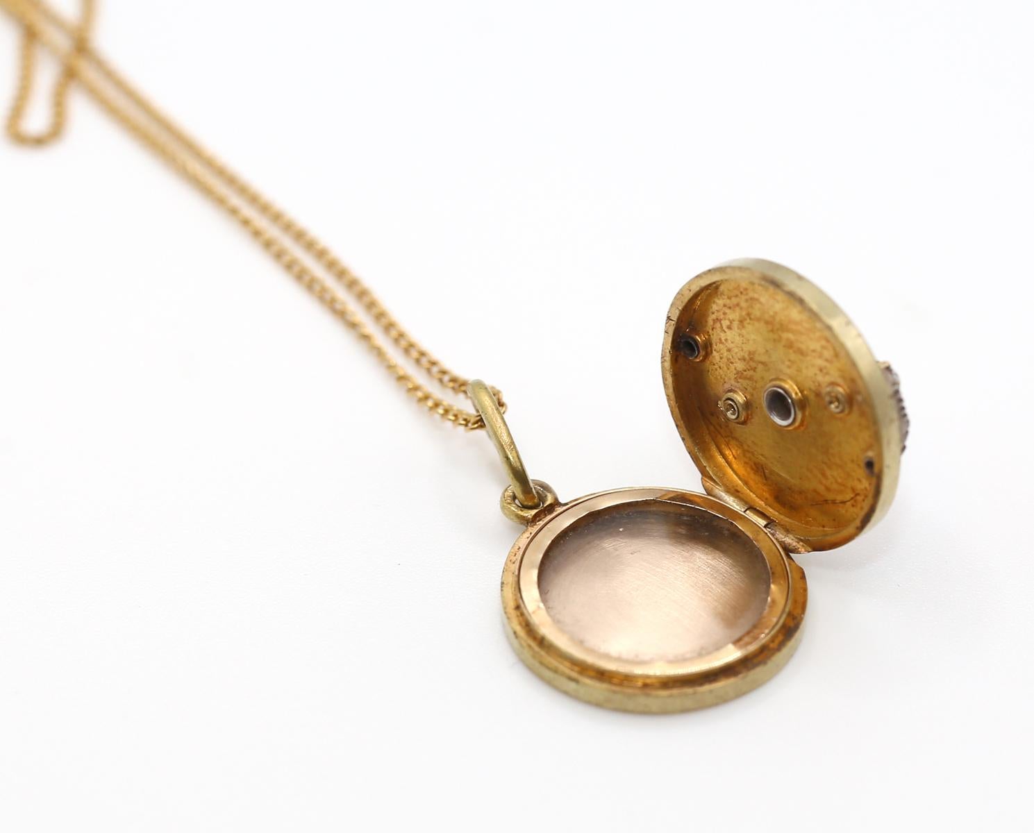 Women's or Men's Antique Russian Gold Locket Pendant with FW Hallmark, 1910 For Sale