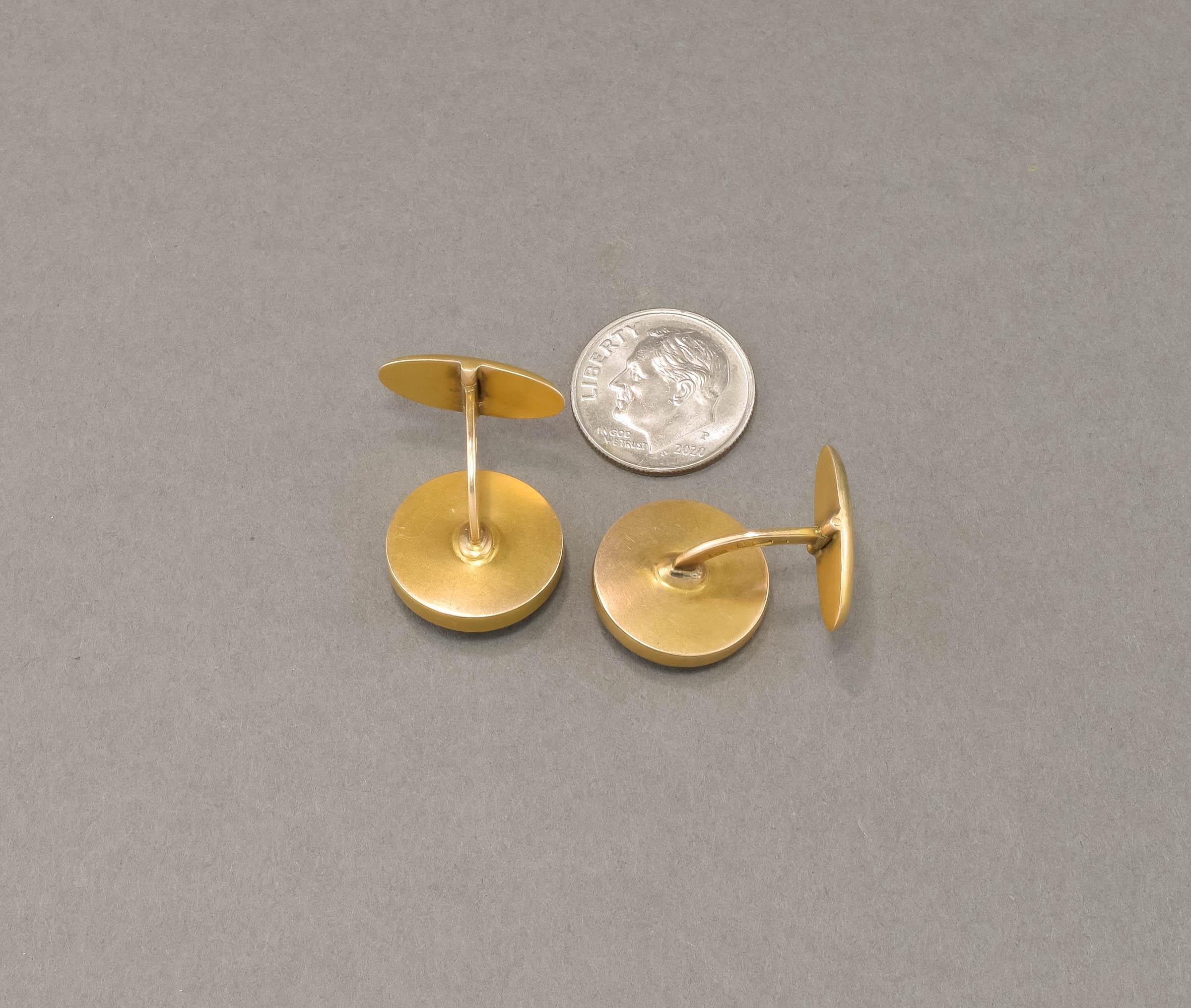 Antike russische Manschettenknöpfe aus Guilloche-Emaille in Gold und Platin mit Diamanten im Angebot 1