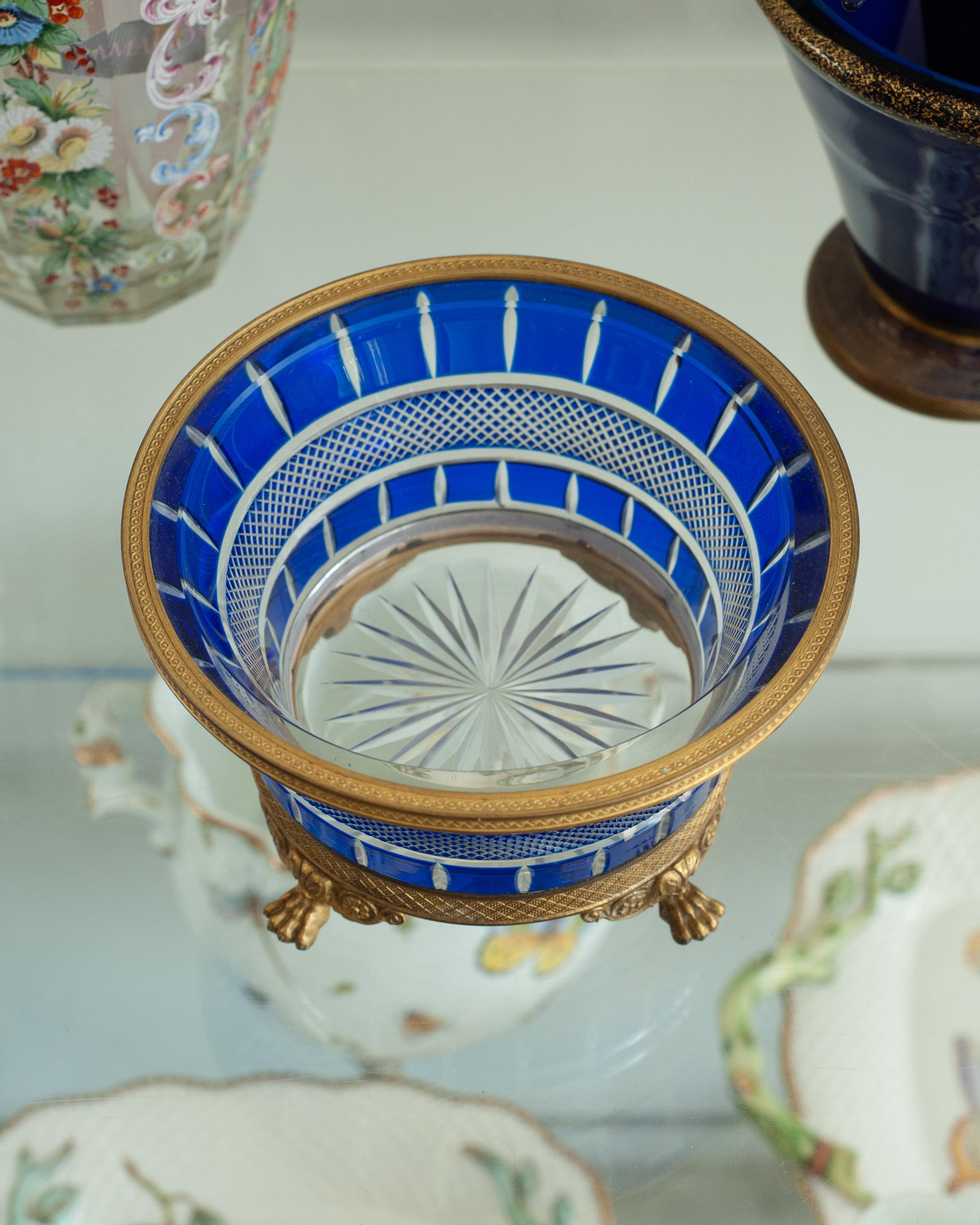 Russe Bol russe impérial ancien en cristal bleu cobalt taillé et monté sur bronze en vente