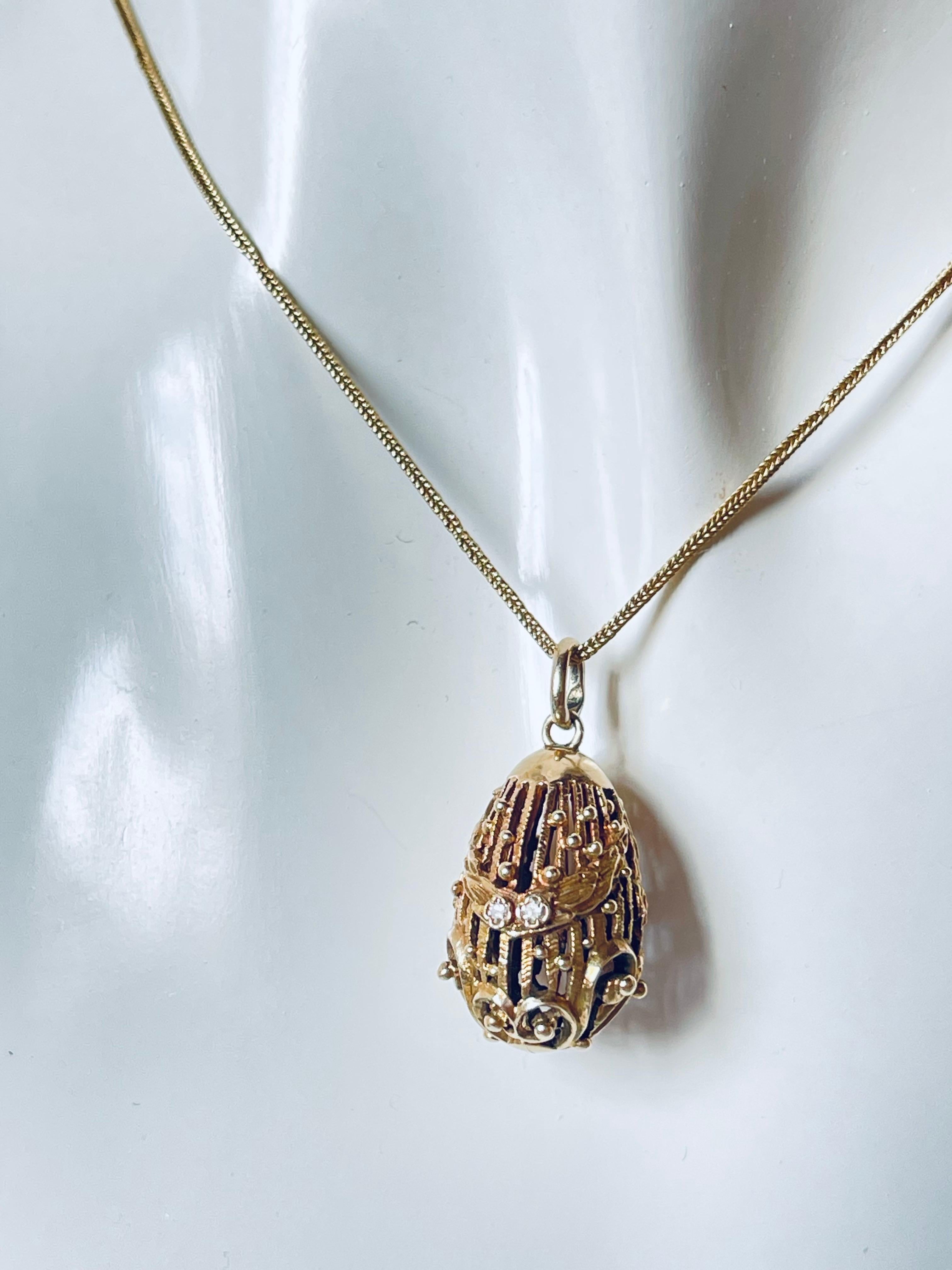 Antiguo Colgante de Huevo de Diamante de Oro Imperial Ruso Art Nouveau en venta