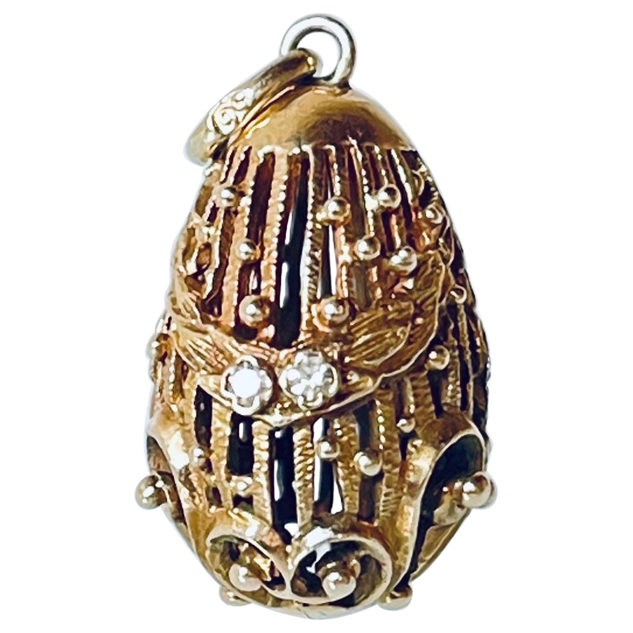Antiguo Colgante de Huevo de Diamante de Oro Imperial Ruso en venta