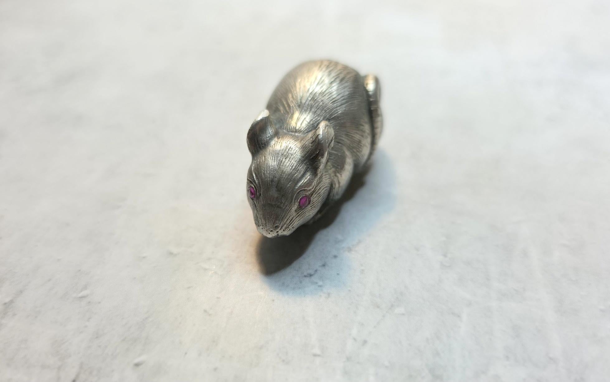 Souris ancienne en argent impérial russe avec yeux en rubis par Julius Rappoport en vente 5