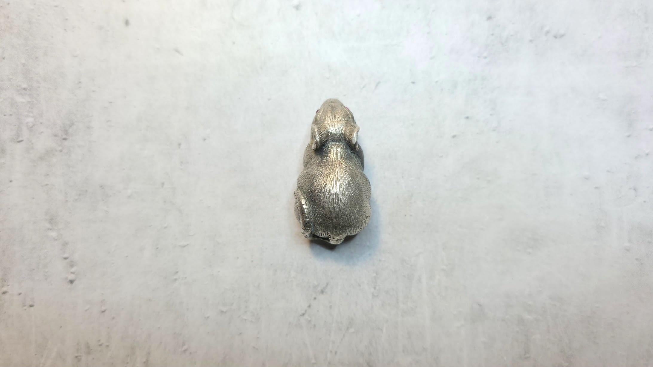 Taille cabochon Souris ancienne en argent impérial russe avec yeux en rubis par Julius Rappoport en vente