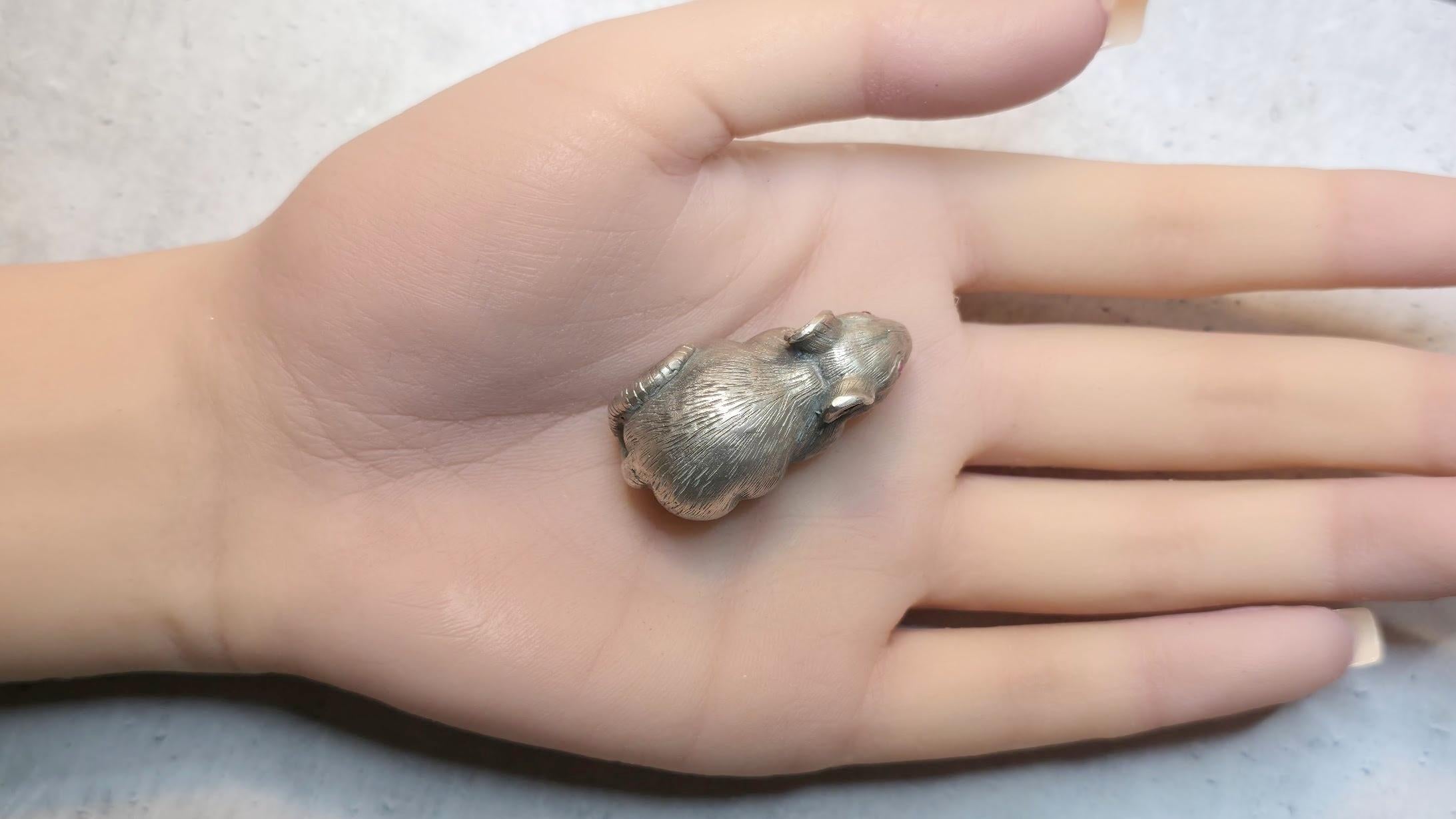 Souris ancienne en argent impérial russe avec yeux en rubis par Julius Rappoport en vente 1