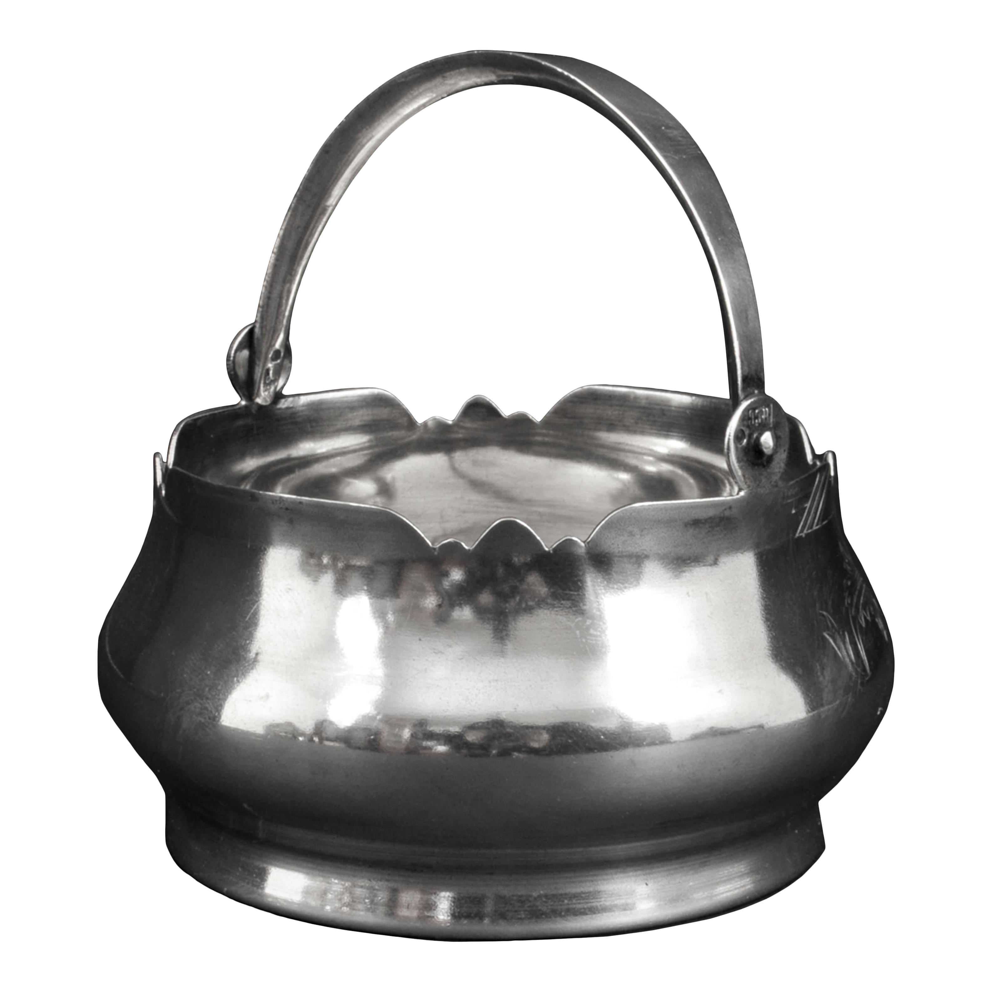 Antigua cesta imperial rusa de plata con asa oscilante BonBon Moscú Kokoshnik 1910 en Bueno estado para la venta en Portland, OR