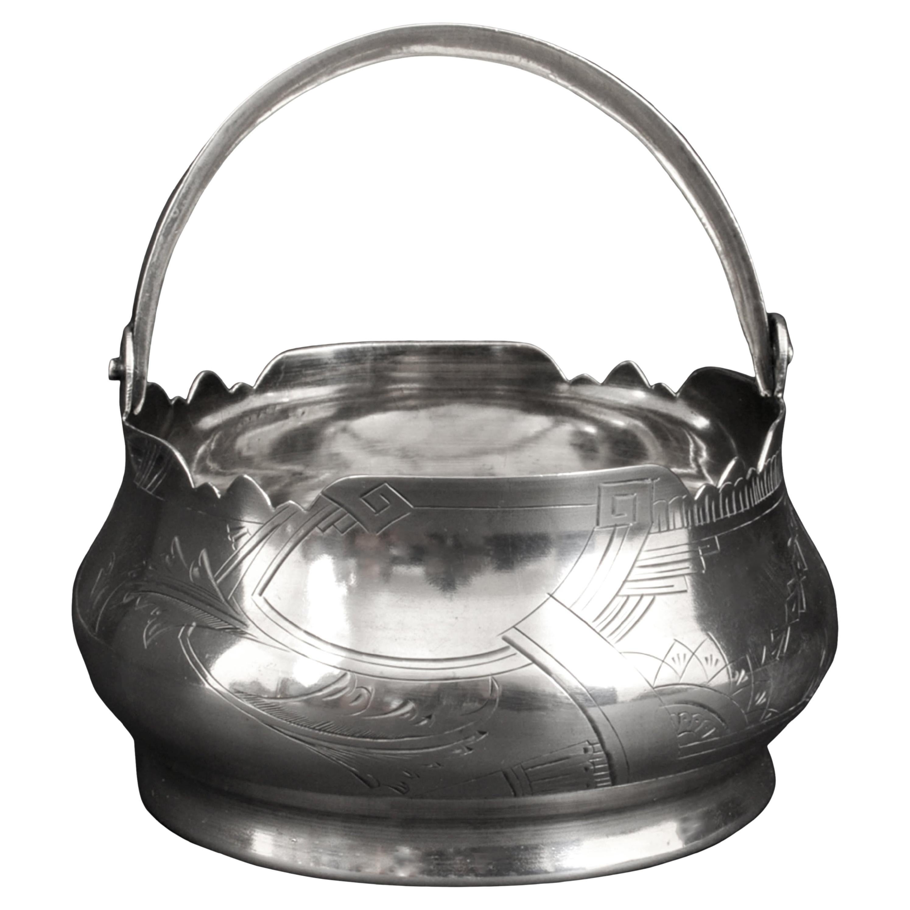 Antigua cesta imperial rusa de plata con asa oscilante BonBon Moscú Kokoshnik 1910 en venta