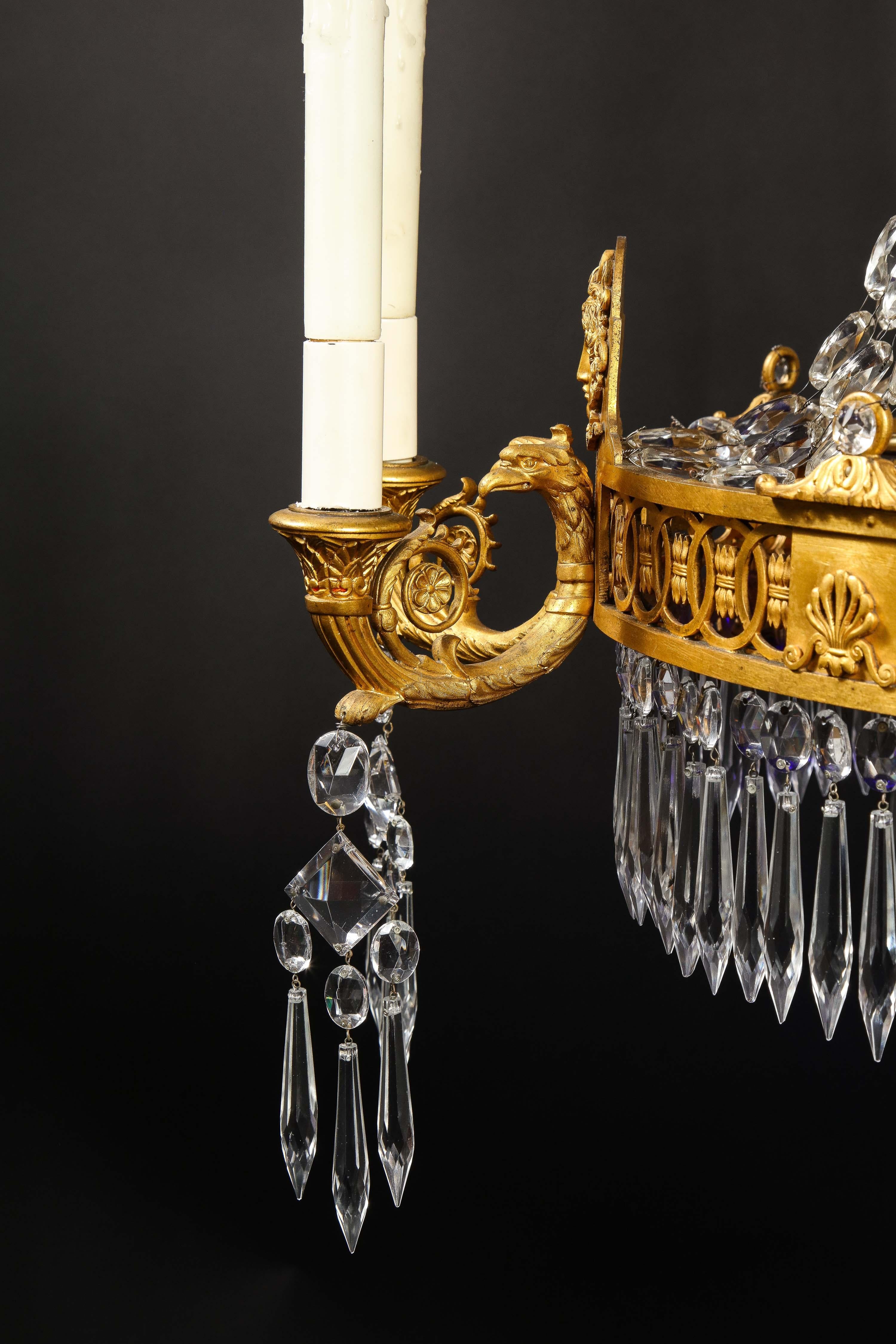 Antiker russischer neoklassizistischer Kronleuchter aus vergoldeter Bronze und geschliffenem Kristall in Kobaltglas im Angebot 4