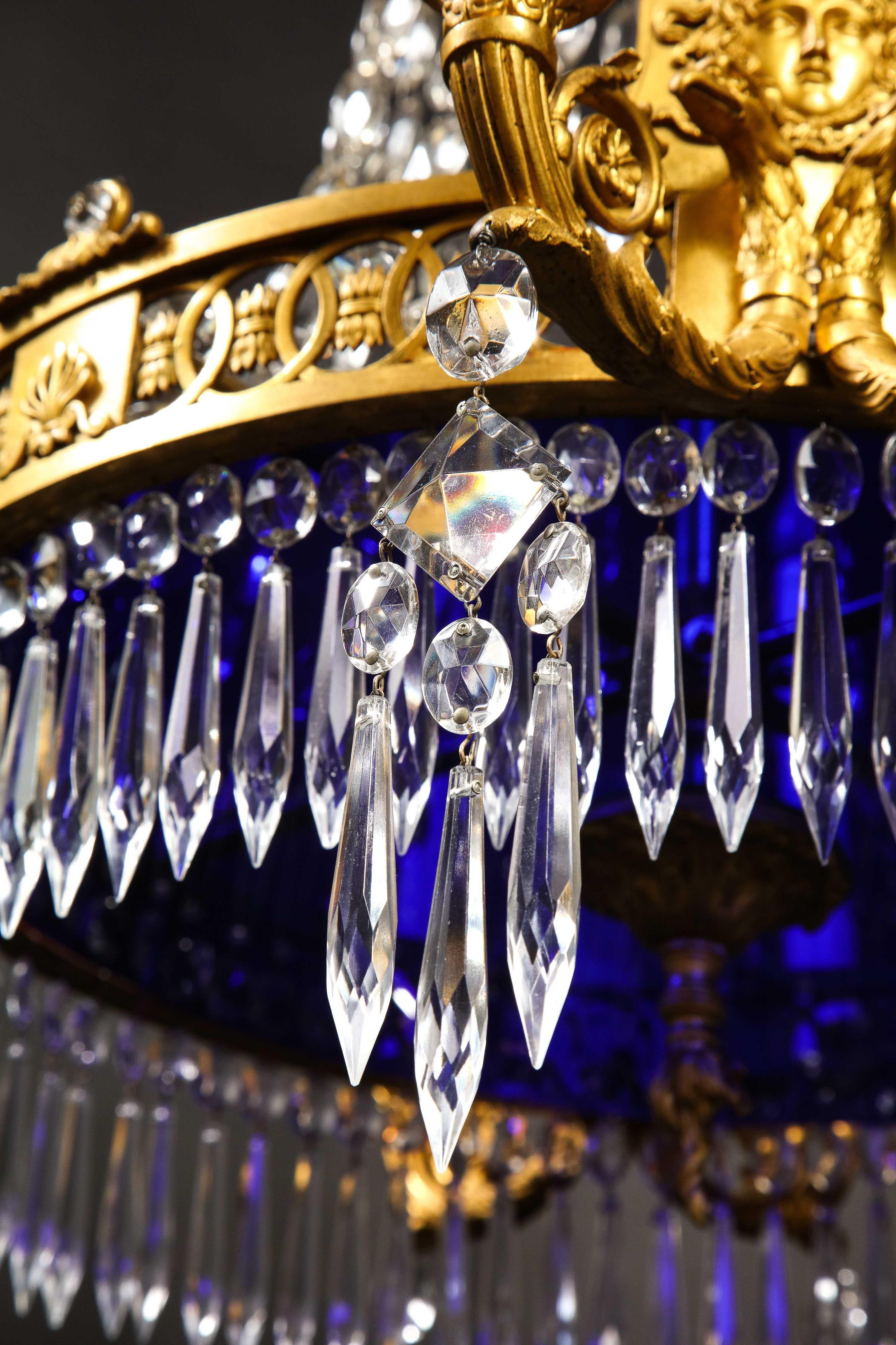 Antiker russischer neoklassizistischer Kronleuchter aus vergoldeter Bronze und geschliffenem Kristall in Kobaltglas im Angebot 9