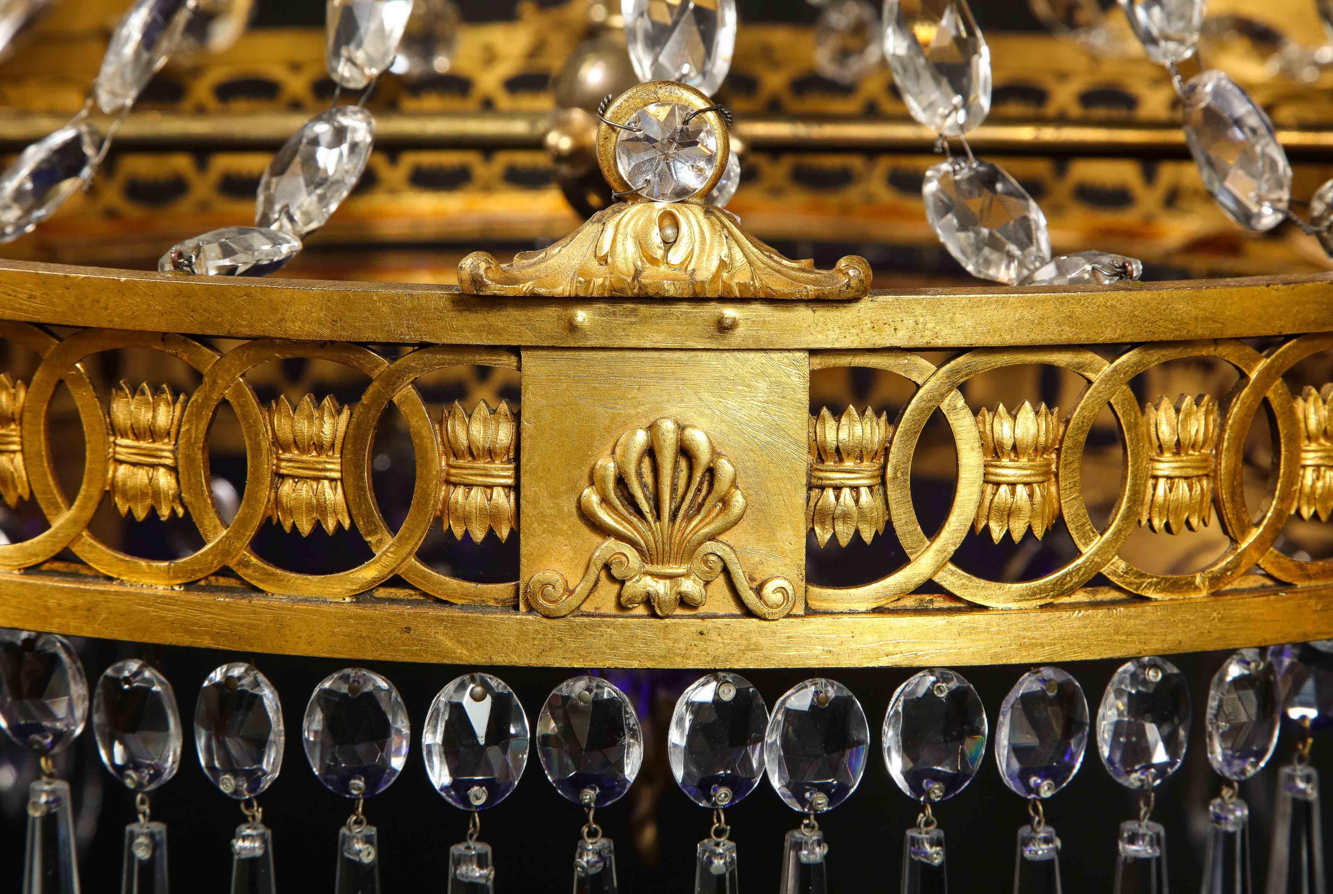 Antiker russischer neoklassizistischer Kronleuchter aus vergoldeter Bronze und geschliffenem Kristall in Kobaltglas im Angebot 12